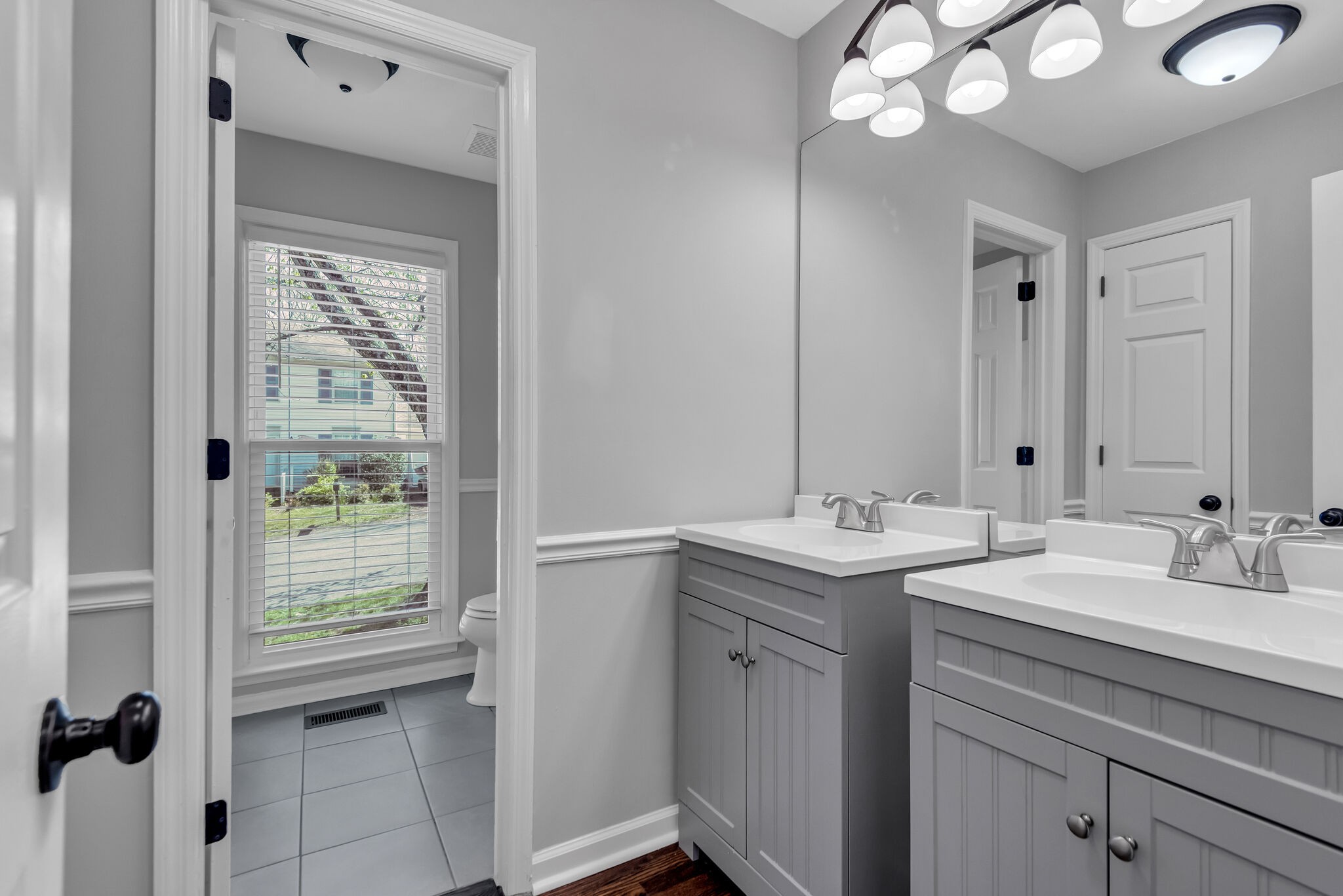 5005 English Village Dr