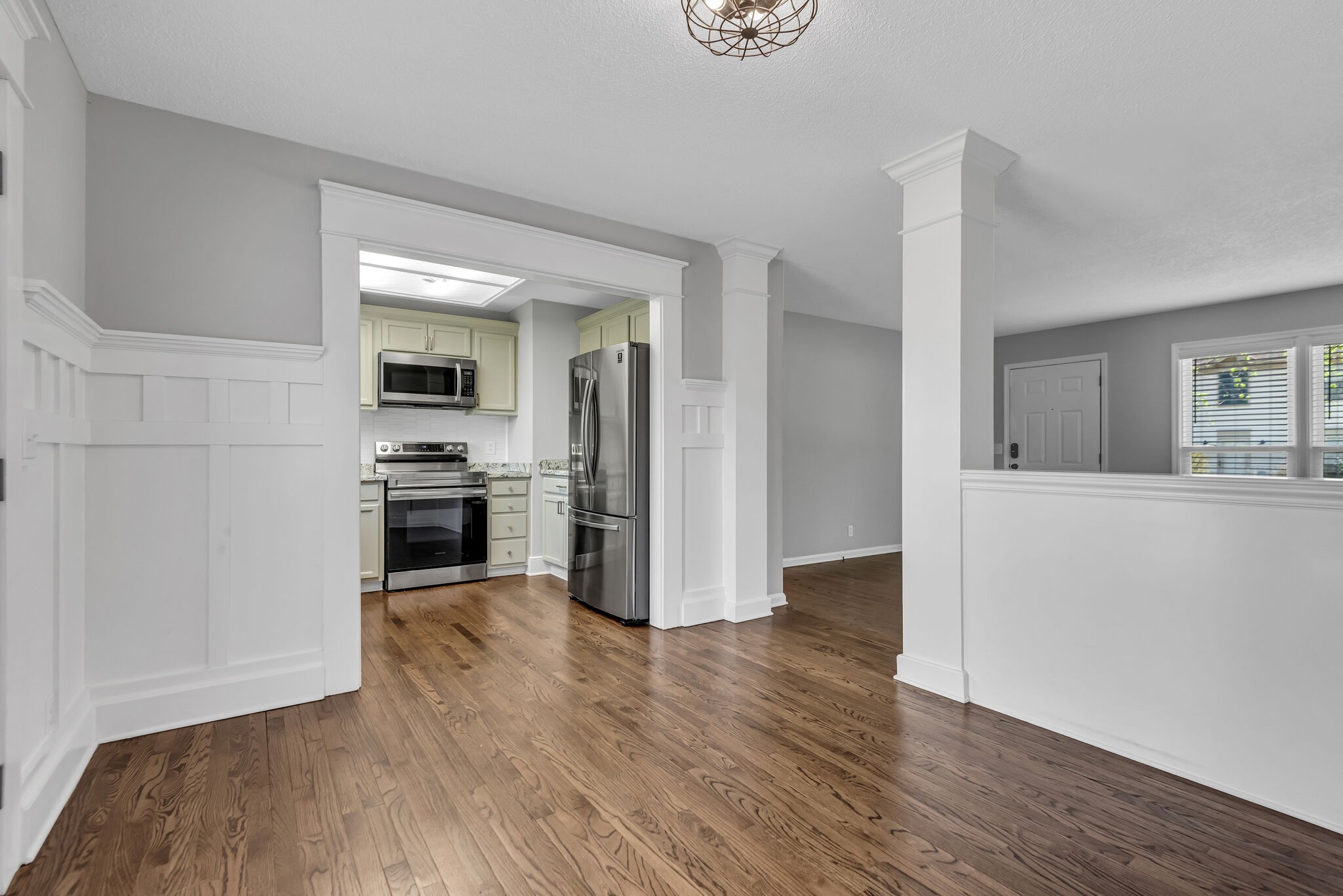 5005 English Village Dr