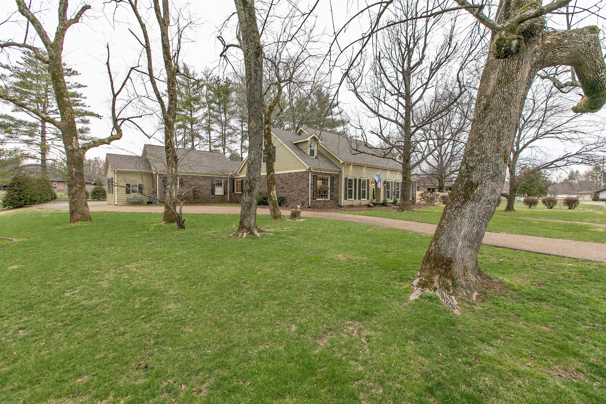 727 Cherokee Ct