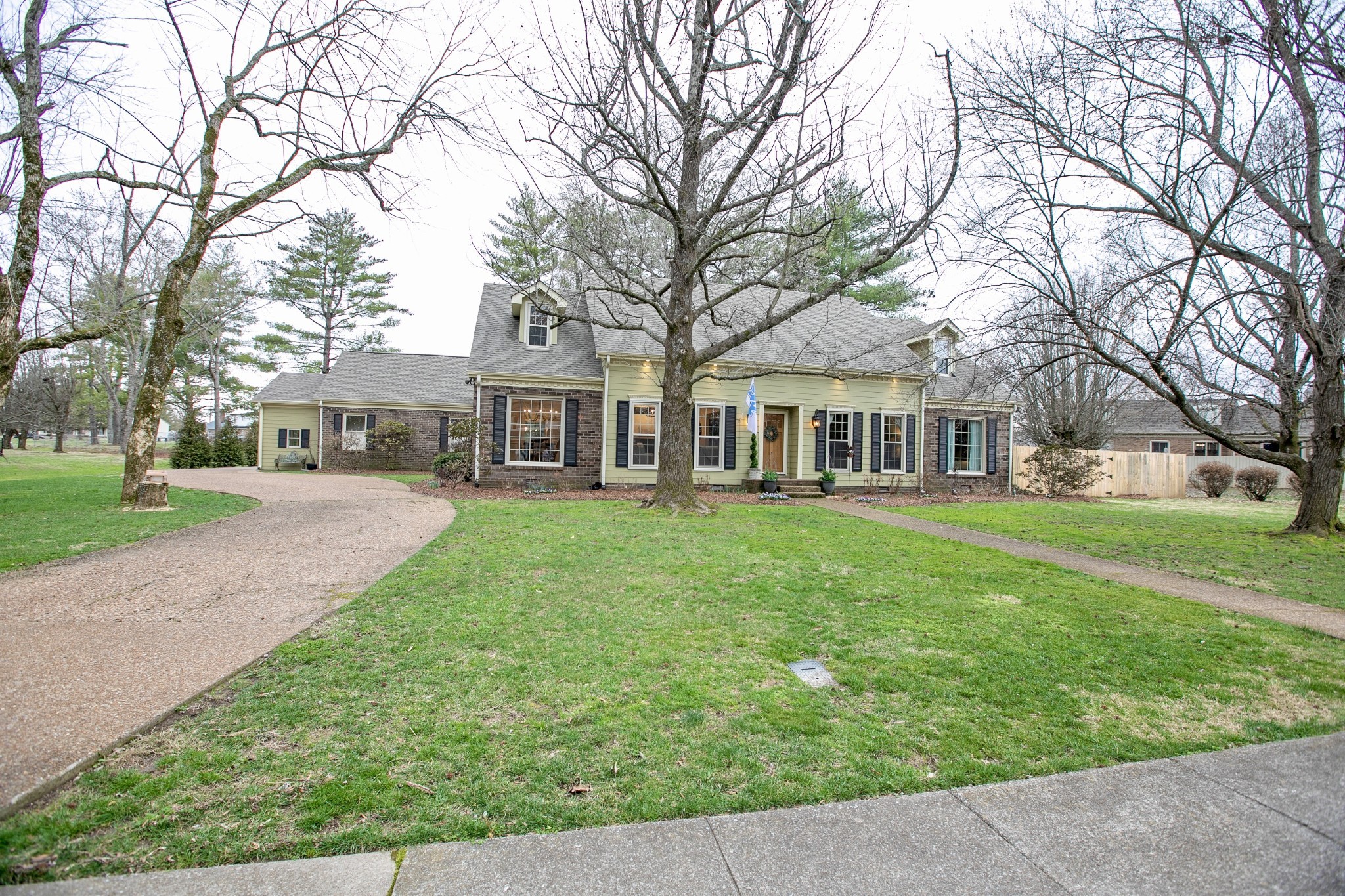 727 Cherokee Ct