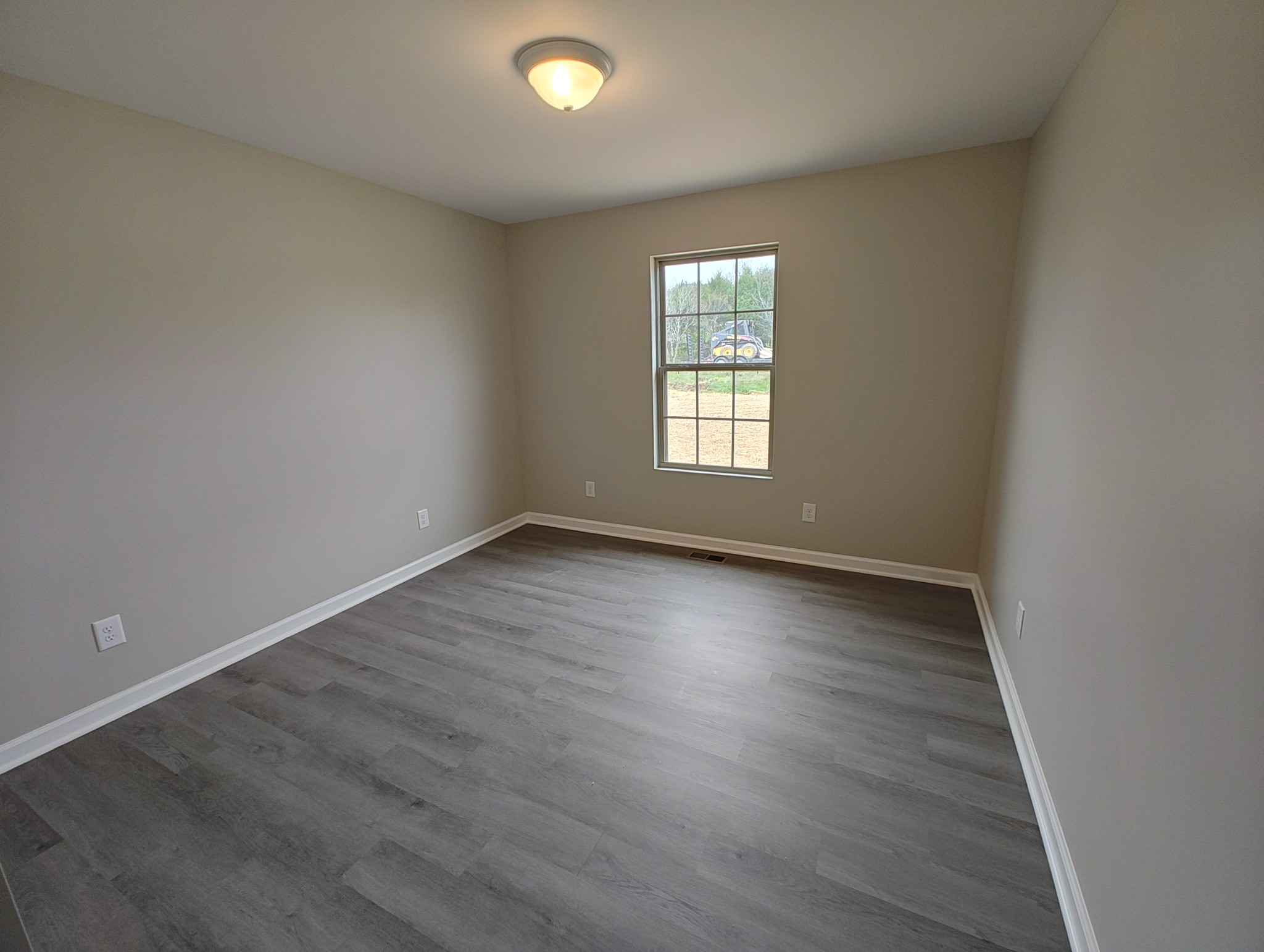671 W Main St