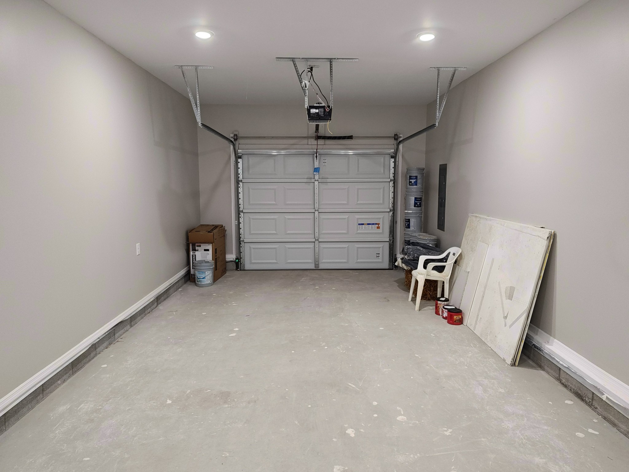 671 W Main St