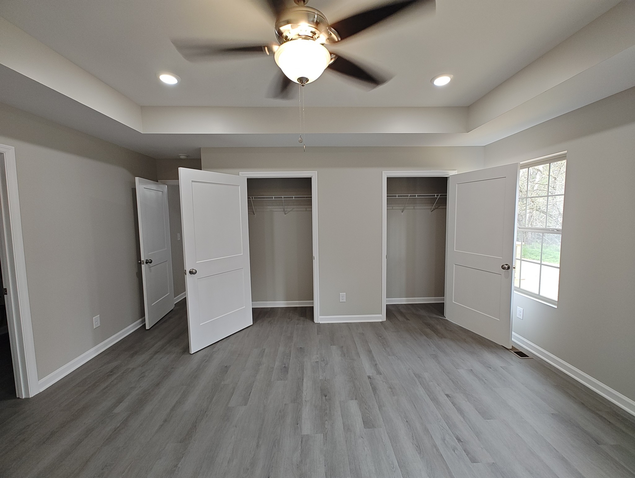 671 W Main St