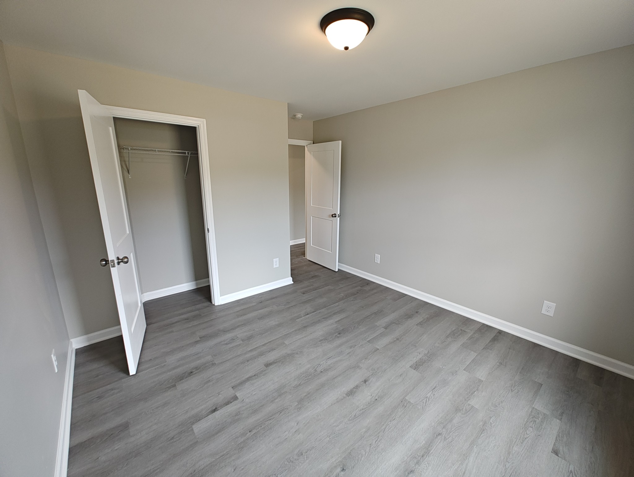 671 W Main St