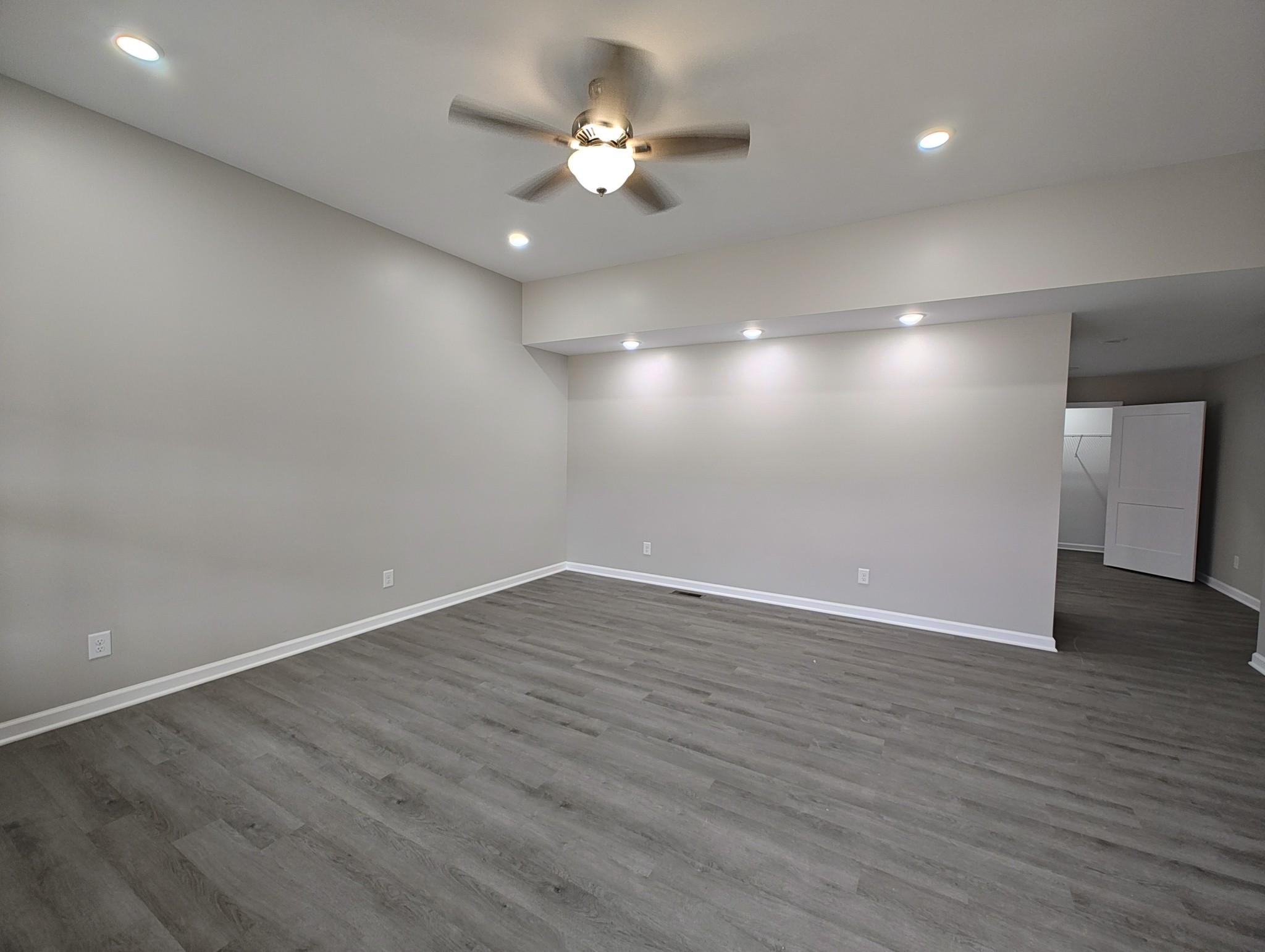 671 W Main St