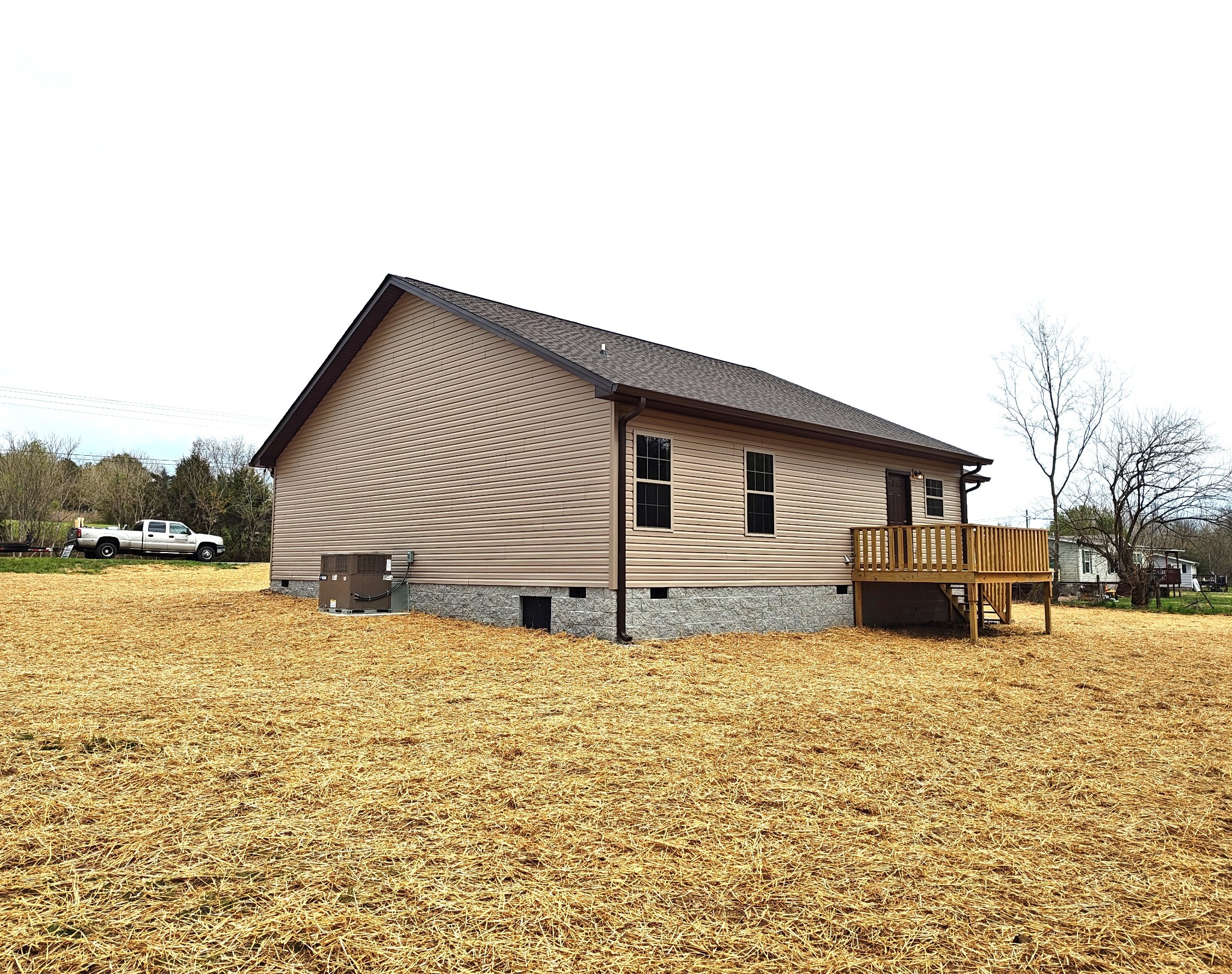 671 W Main St