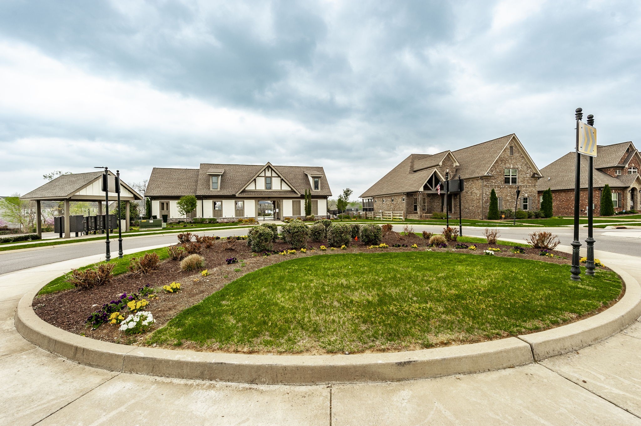 1009 Livingstone Ln