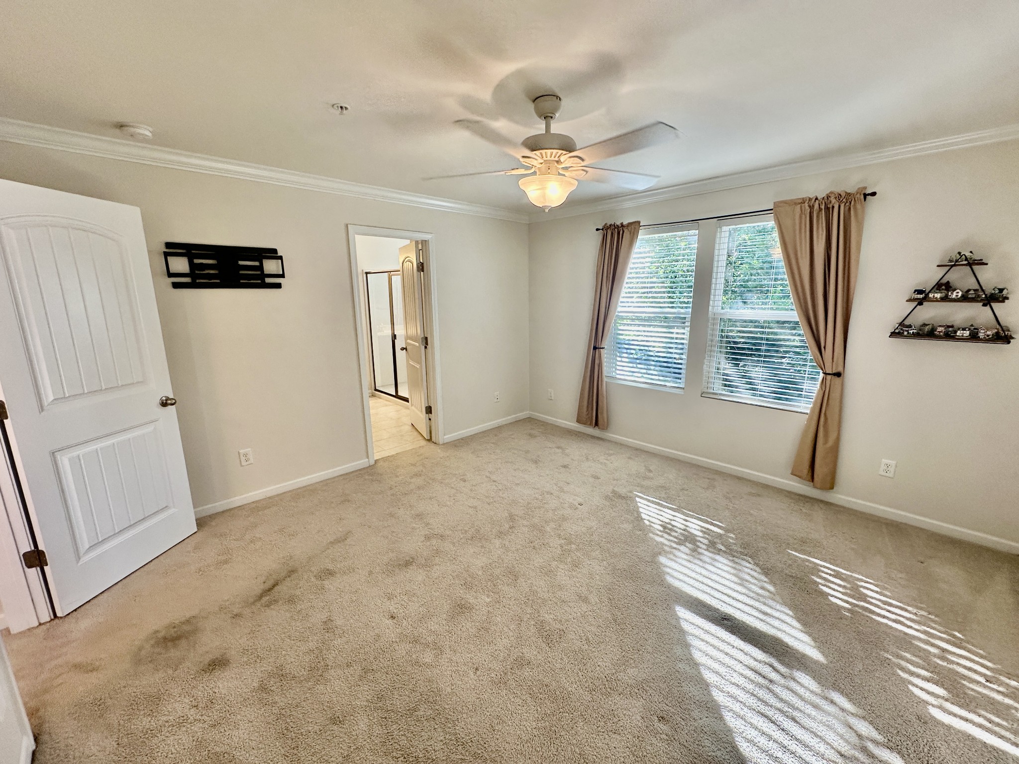 1009 Livingstone Ln