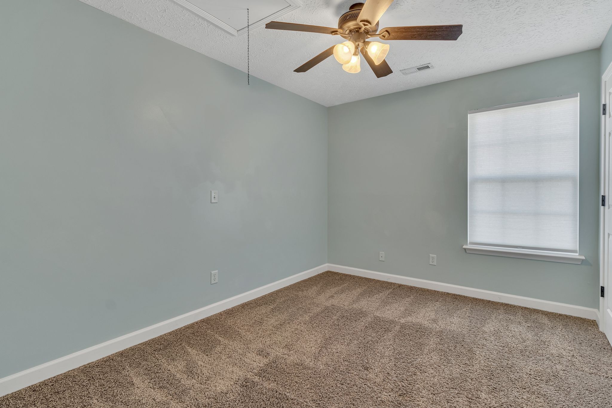 8024 Meadowview Ln