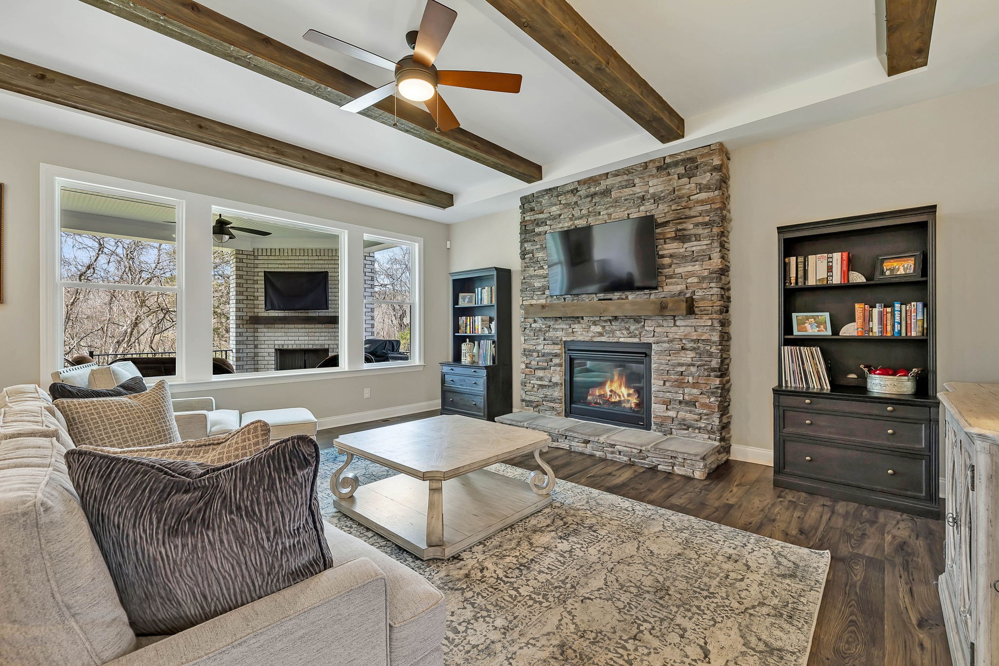 627 Silva Ln