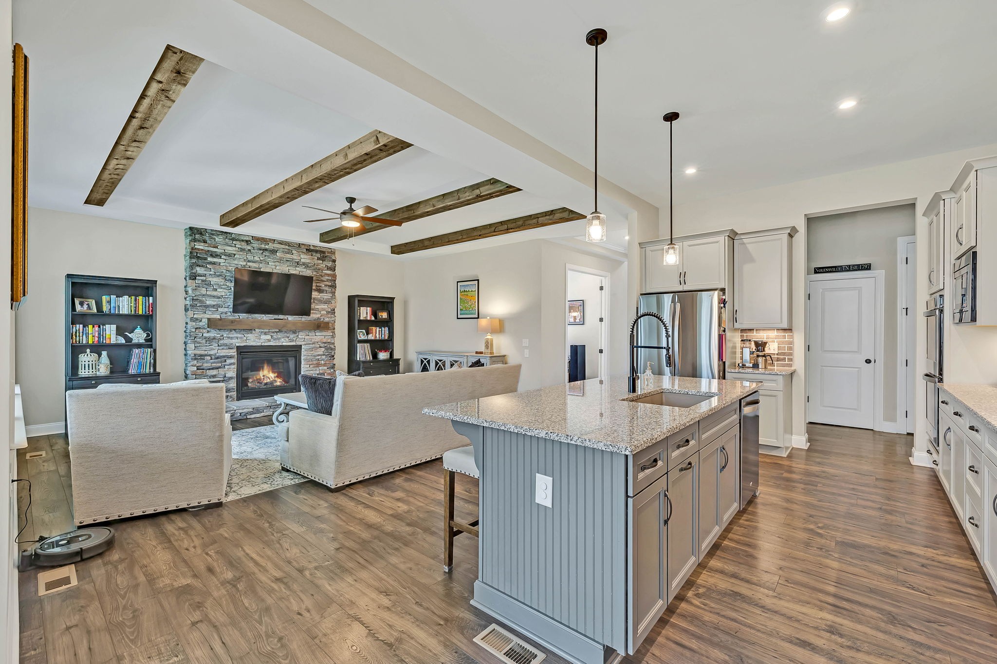 627 Silva Ln