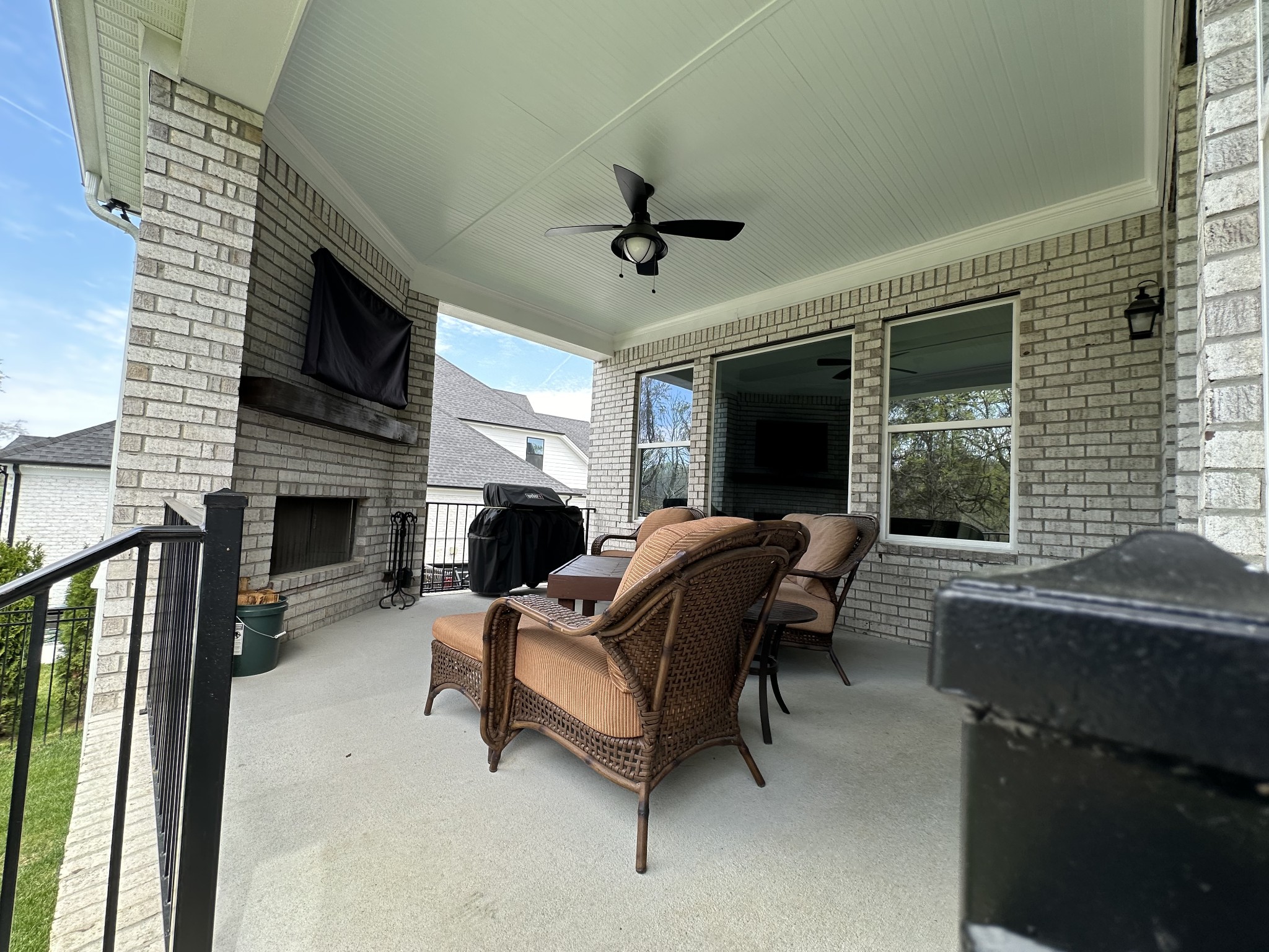 627 Silva Ln