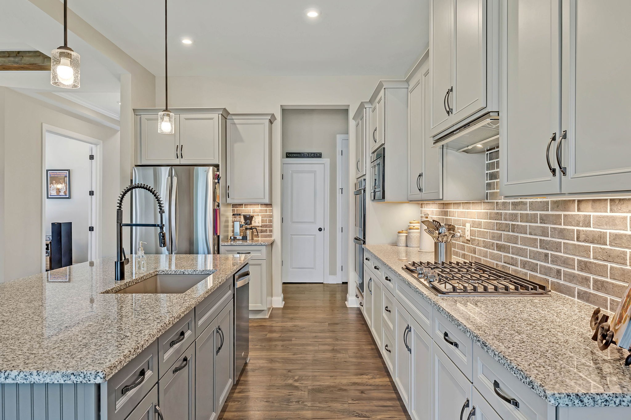 627 Silva Ln
