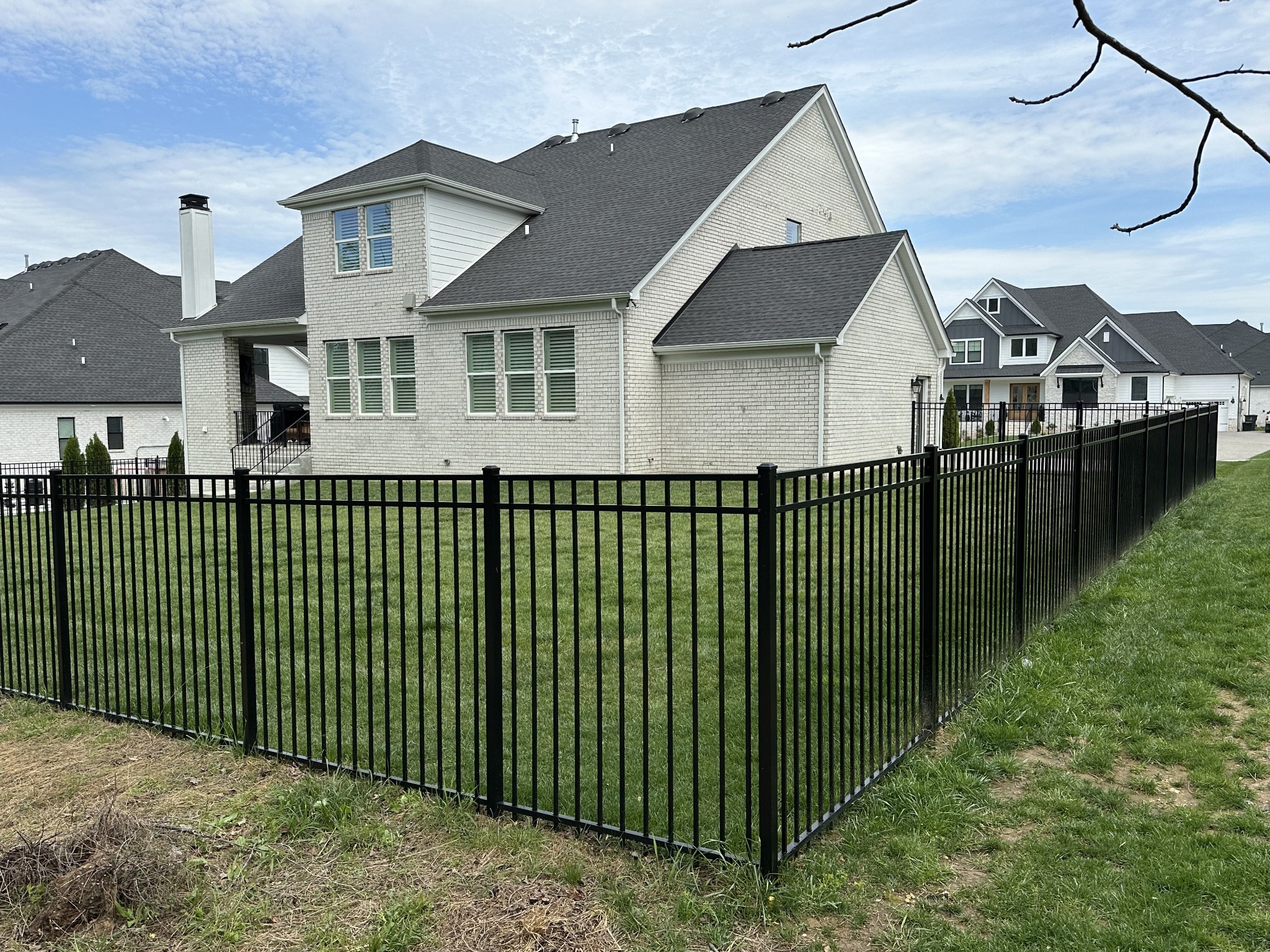 627 Silva Ln