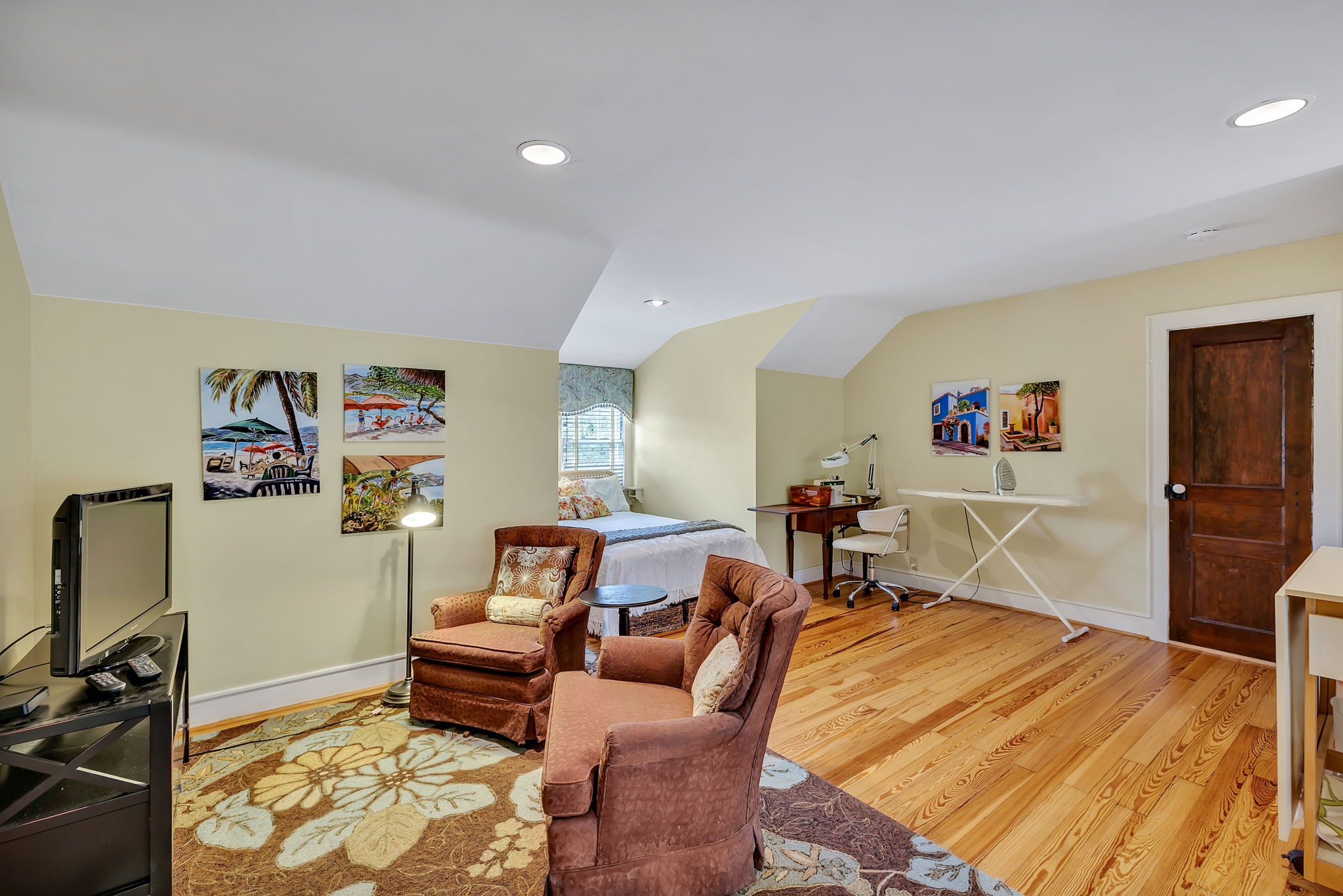 2503 W Linden Ave