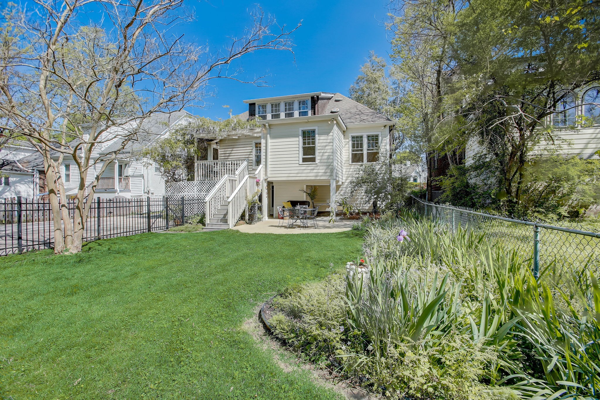 2503 W Linden Ave