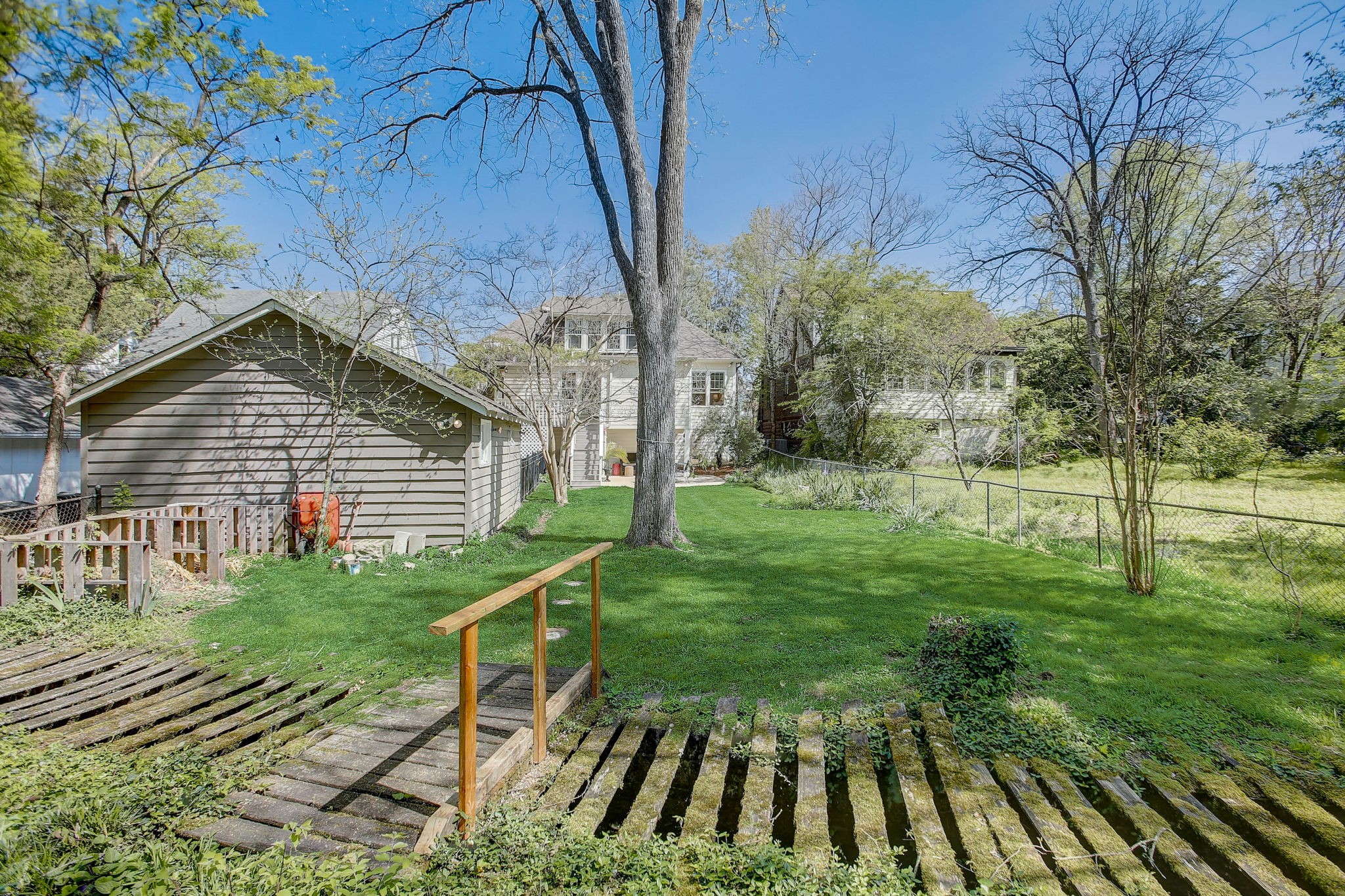 2503 W Linden Ave