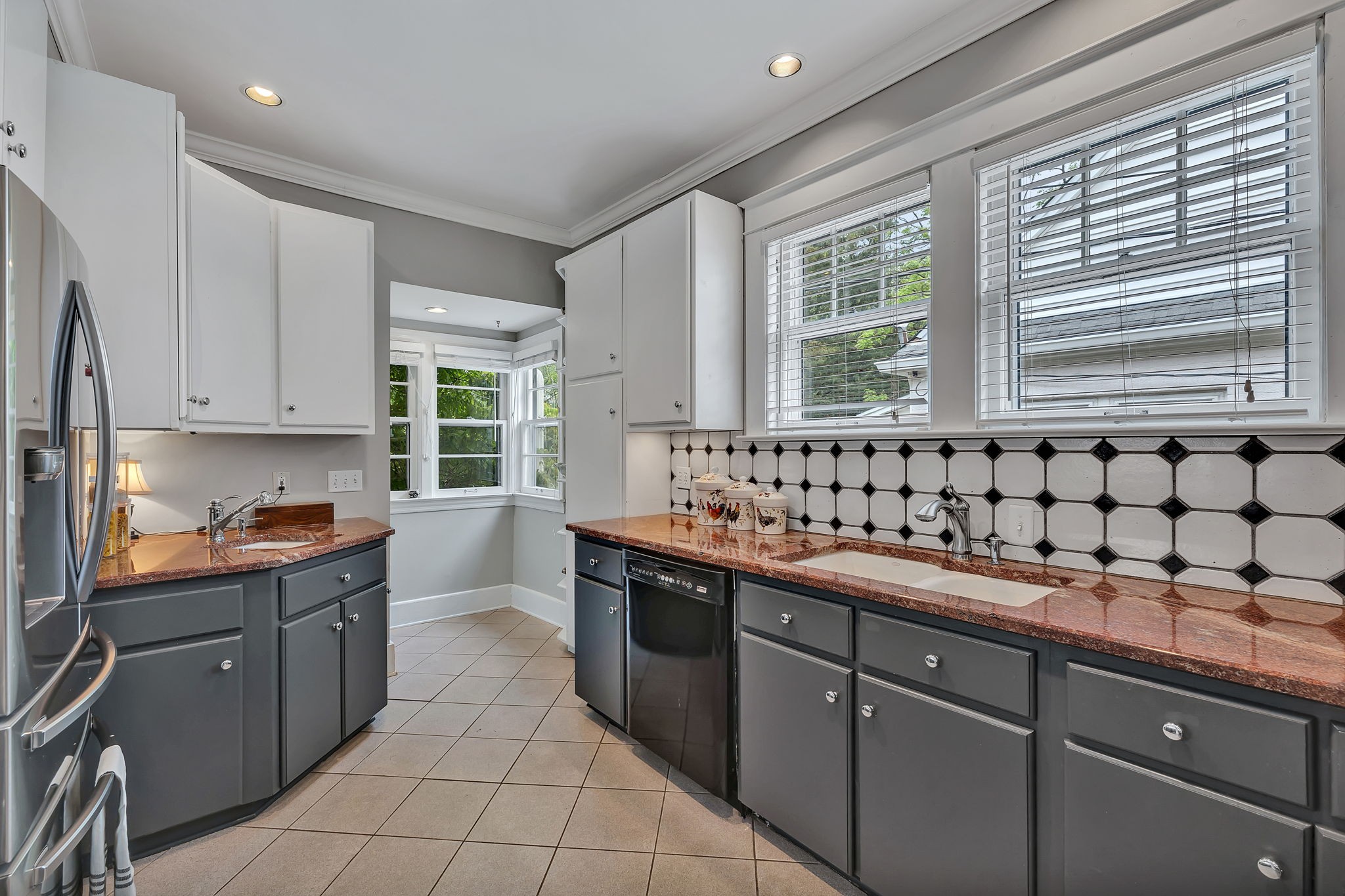 2503 W Linden Ave