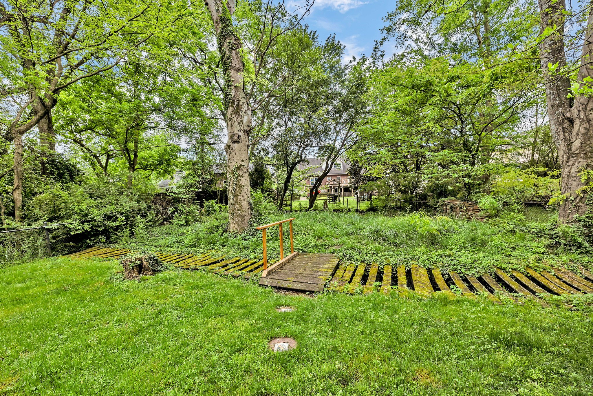 2503 W Linden Ave