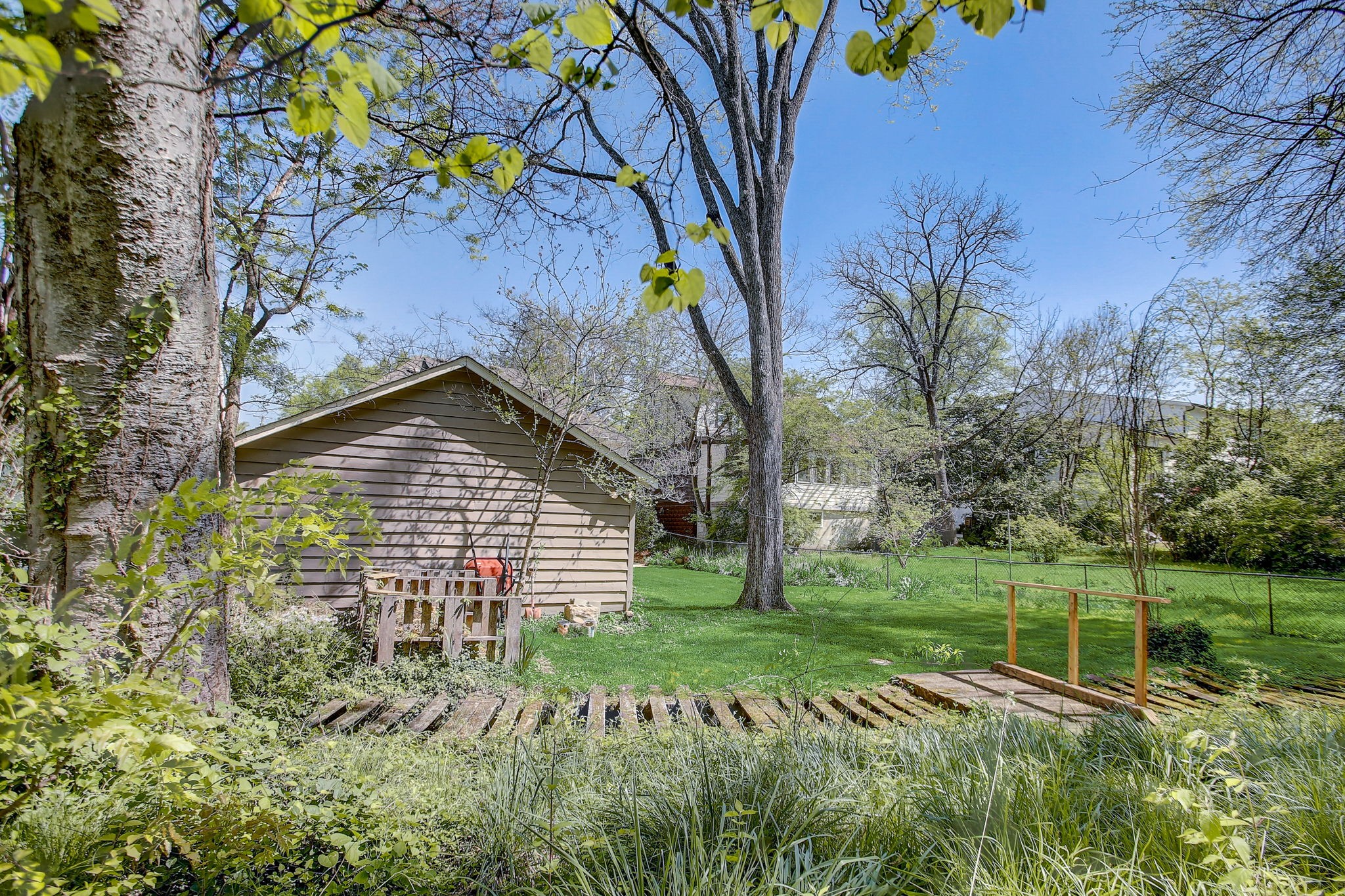 2503 W Linden Ave