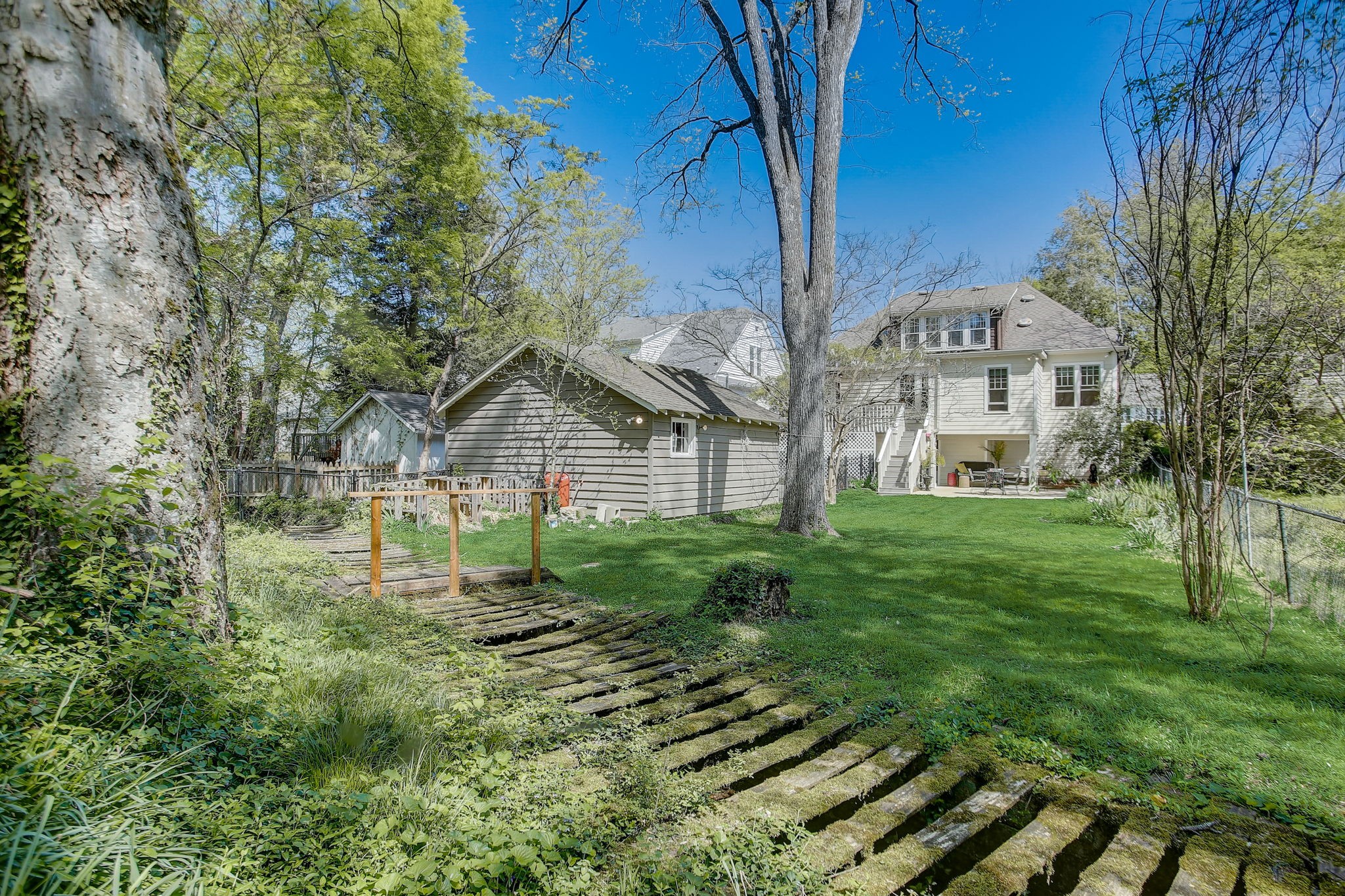 2503 W Linden Ave