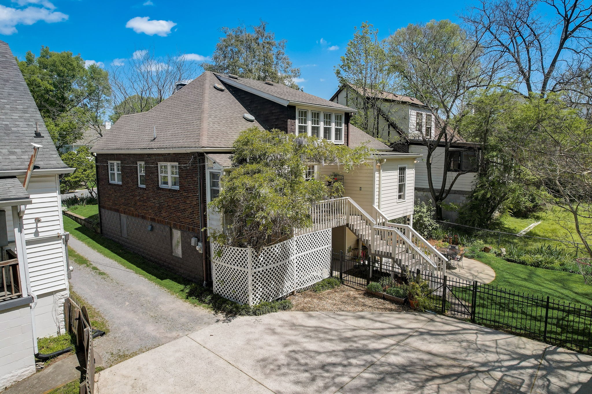 2503 W Linden Ave