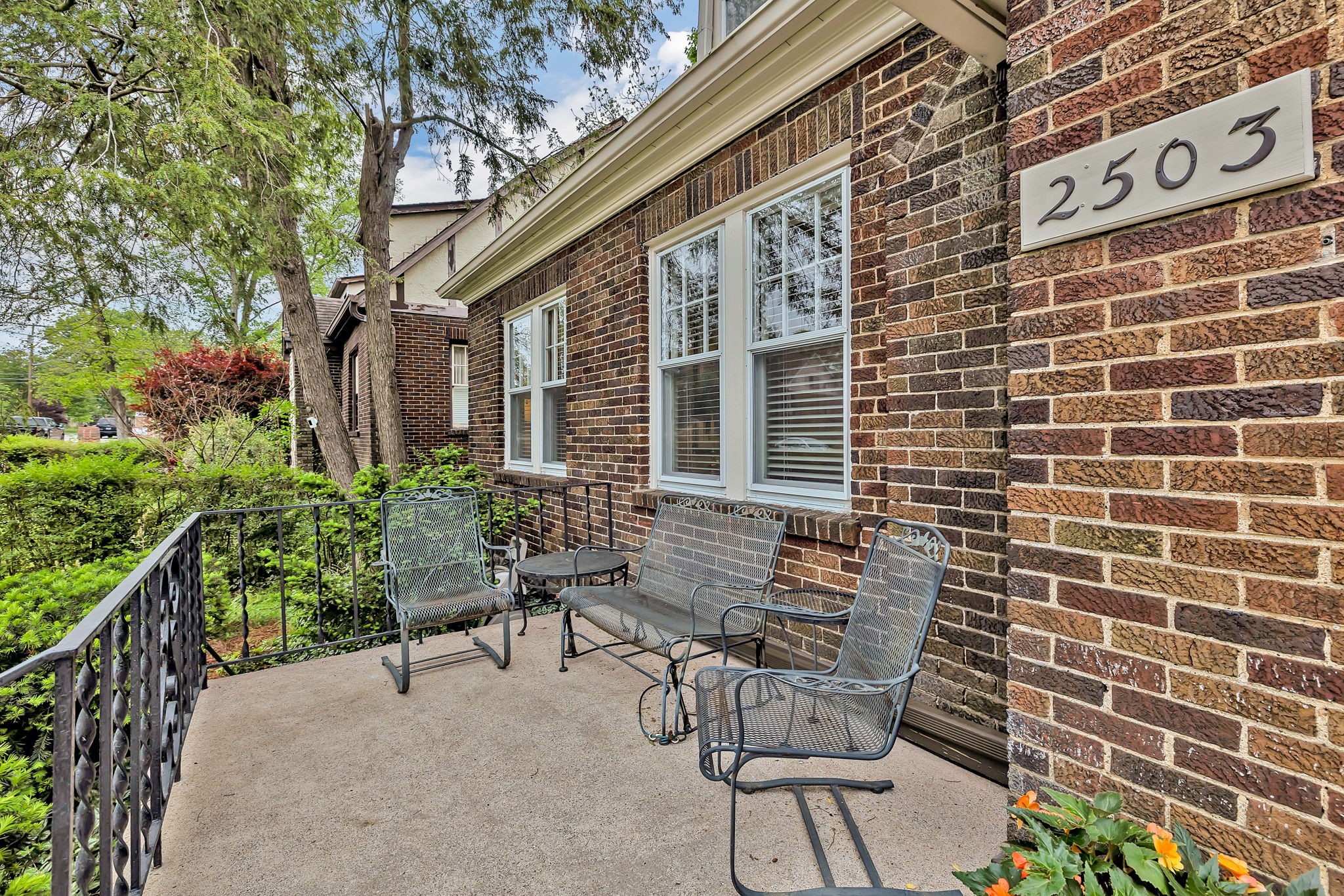 2503 W Linden Ave