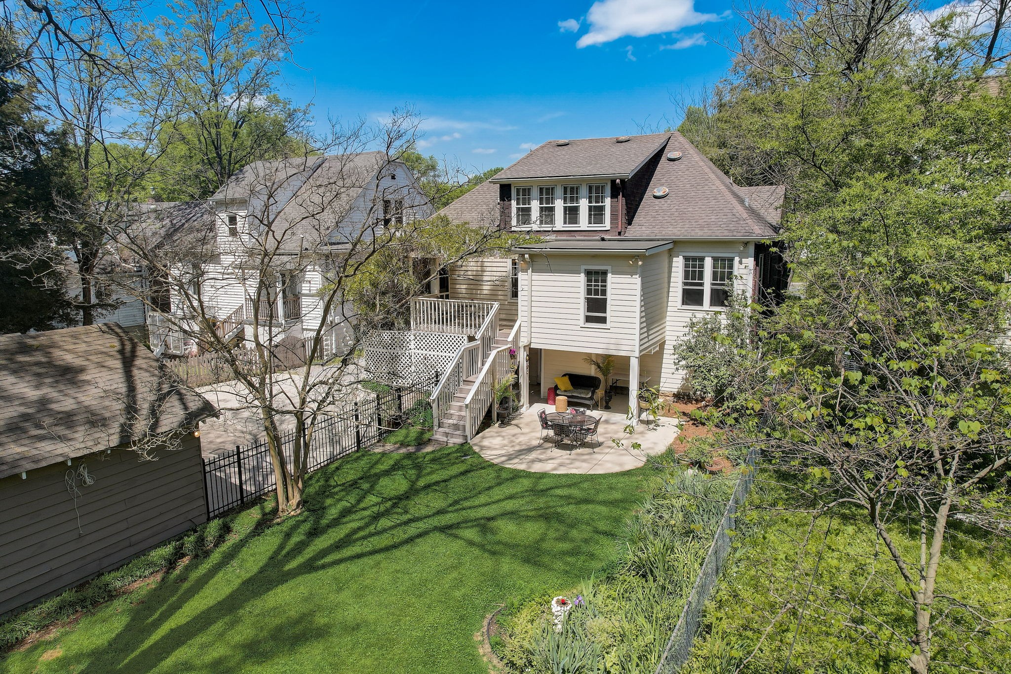 2503 W Linden Ave