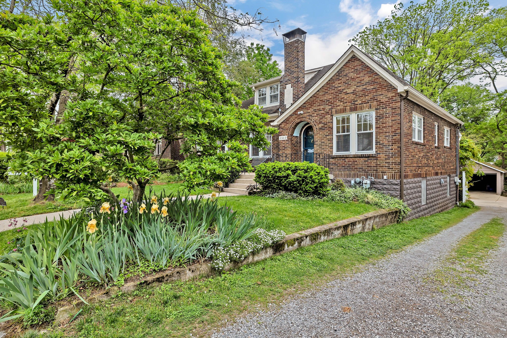 2503 W Linden Ave