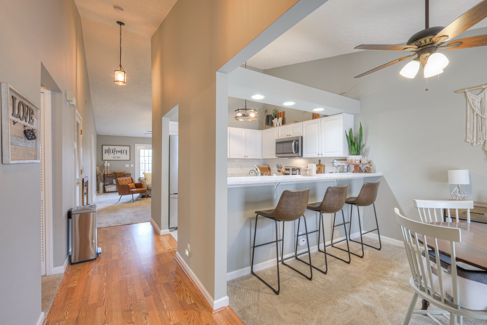 320 Lake Chateau Dr