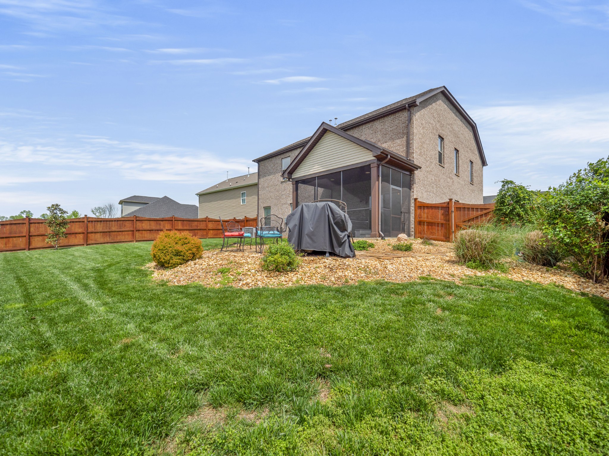 1627 Summit Rdg