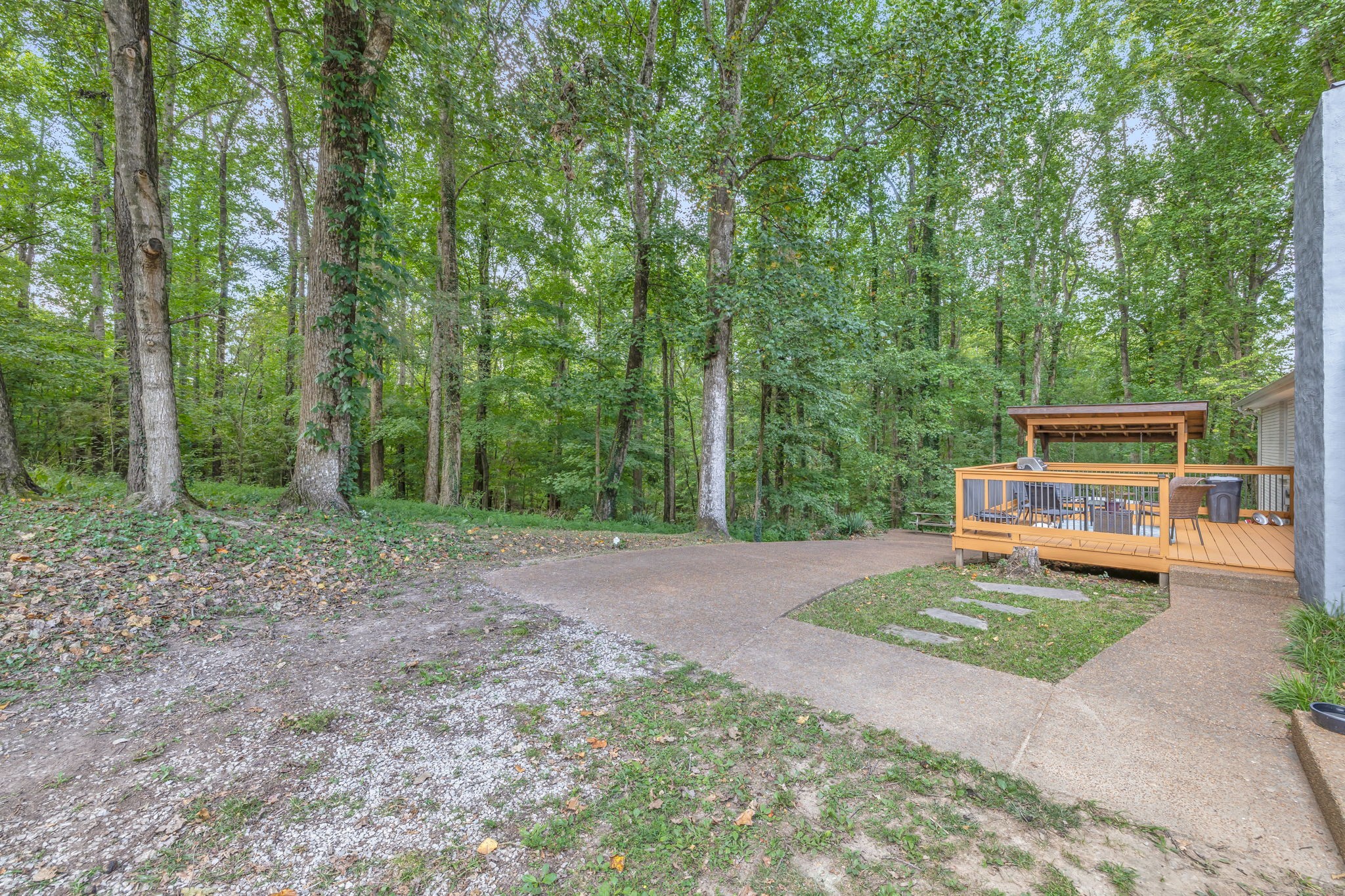 2825 Lockertsville Rd