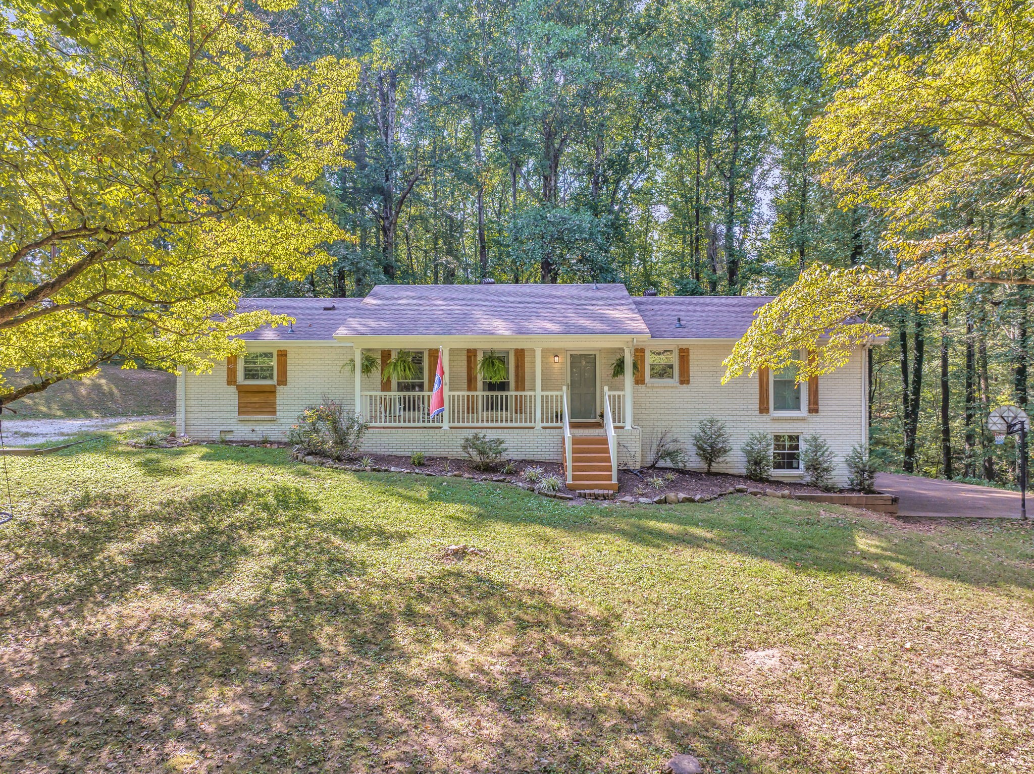 2825 Lockertsville Rd