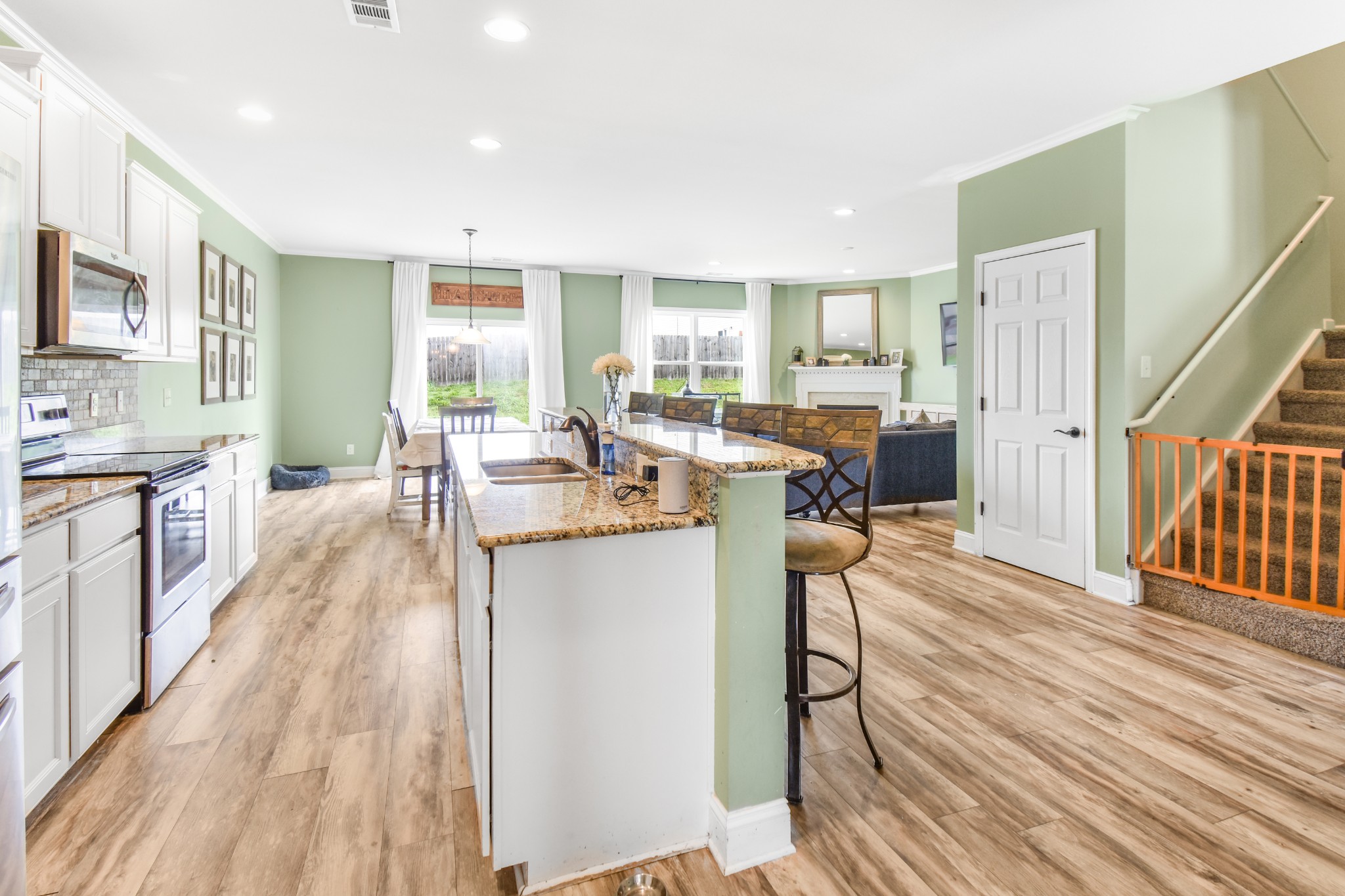 1407 Old Stone Rd