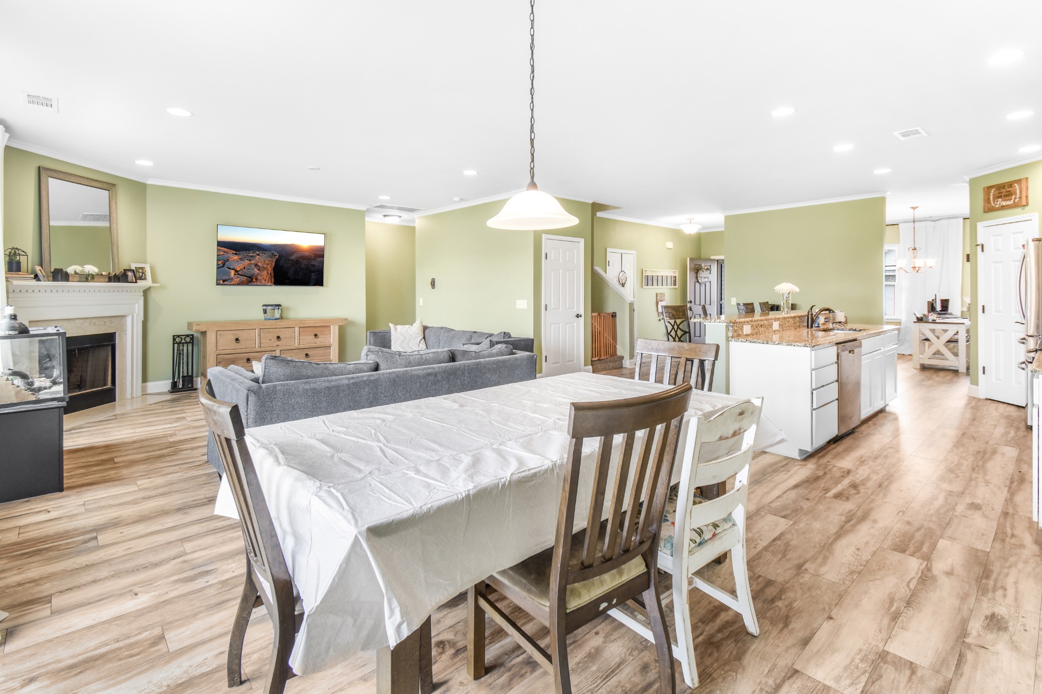 1407 Old Stone Rd