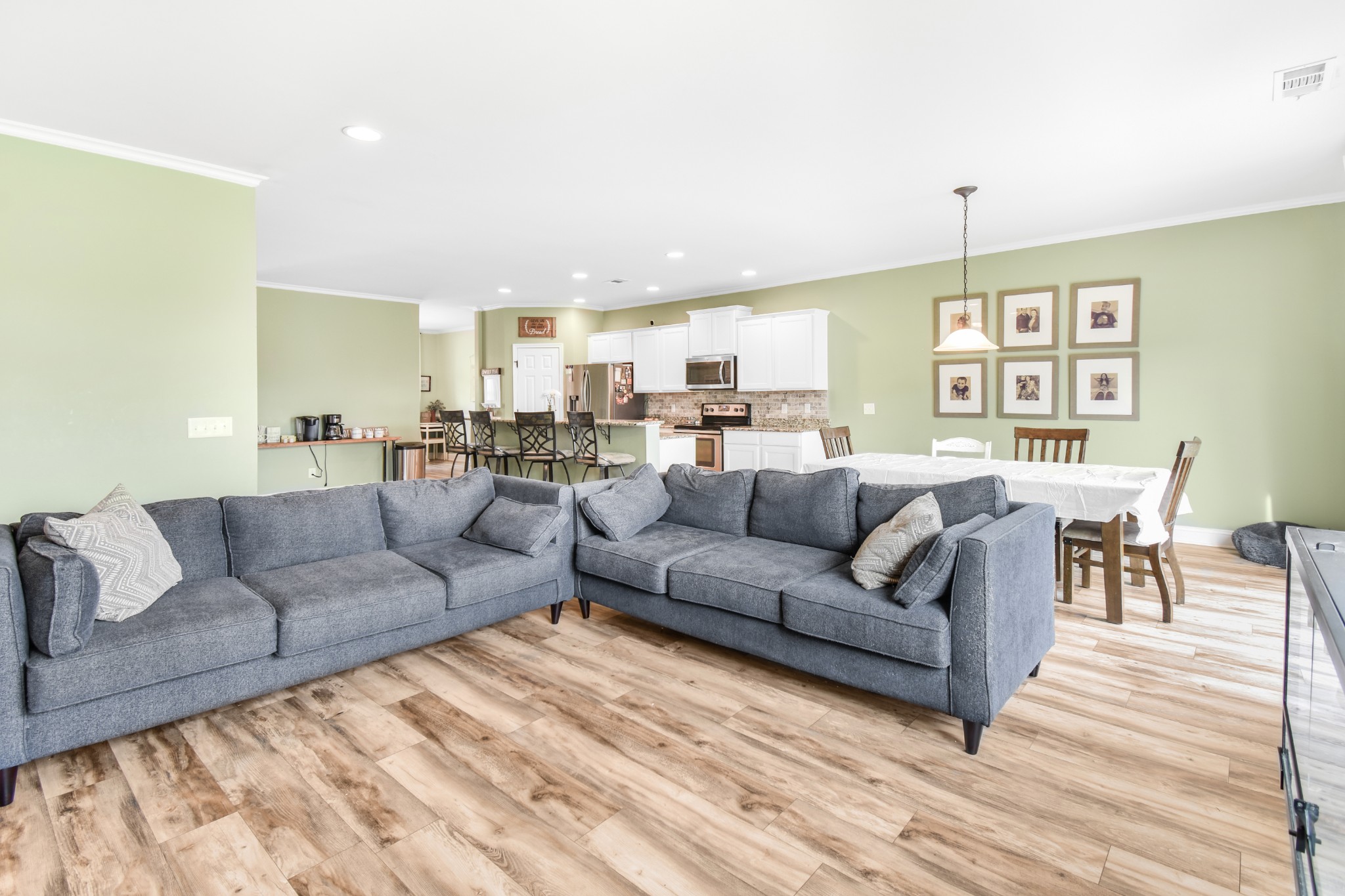 1407 Old Stone Rd