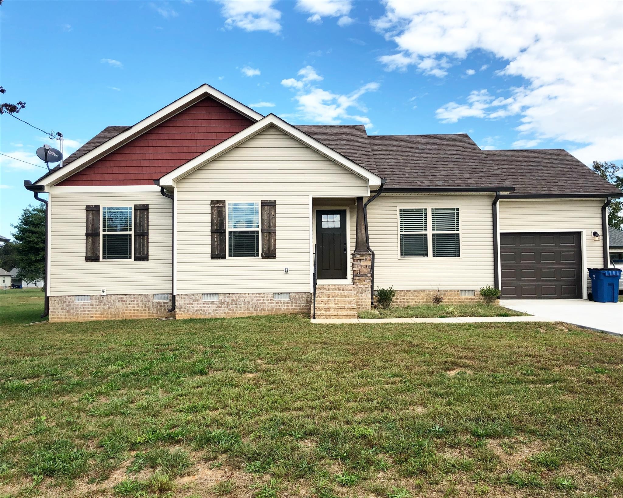 32 Al White Dr