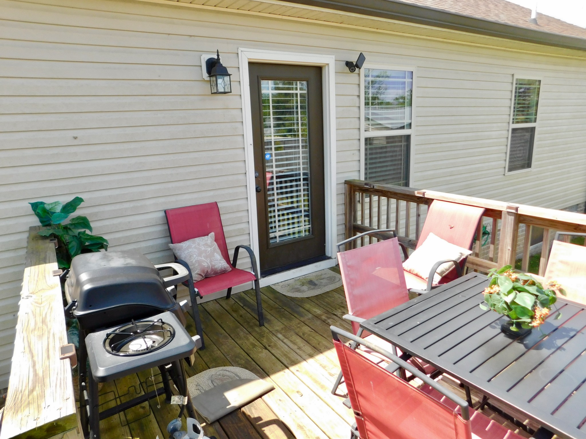 32 Al White Dr