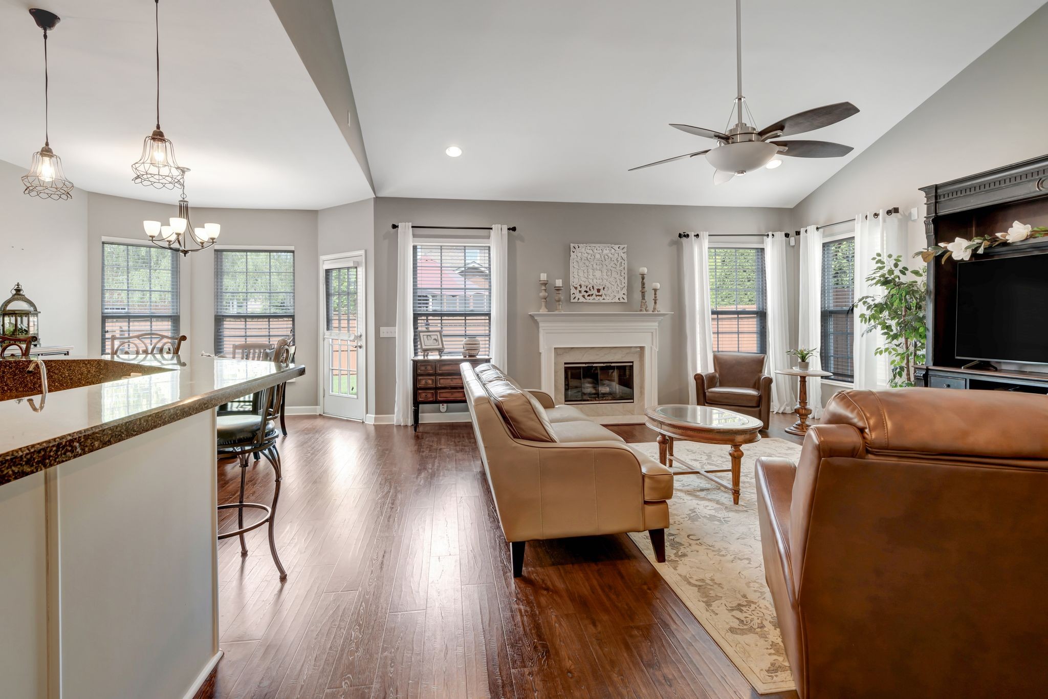 1812 Woodland Farms Ct