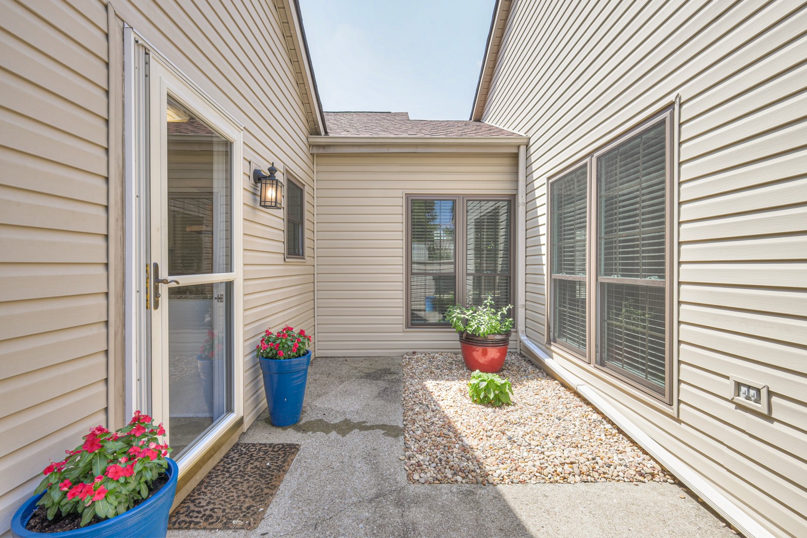 102 Laurel Hill Dr