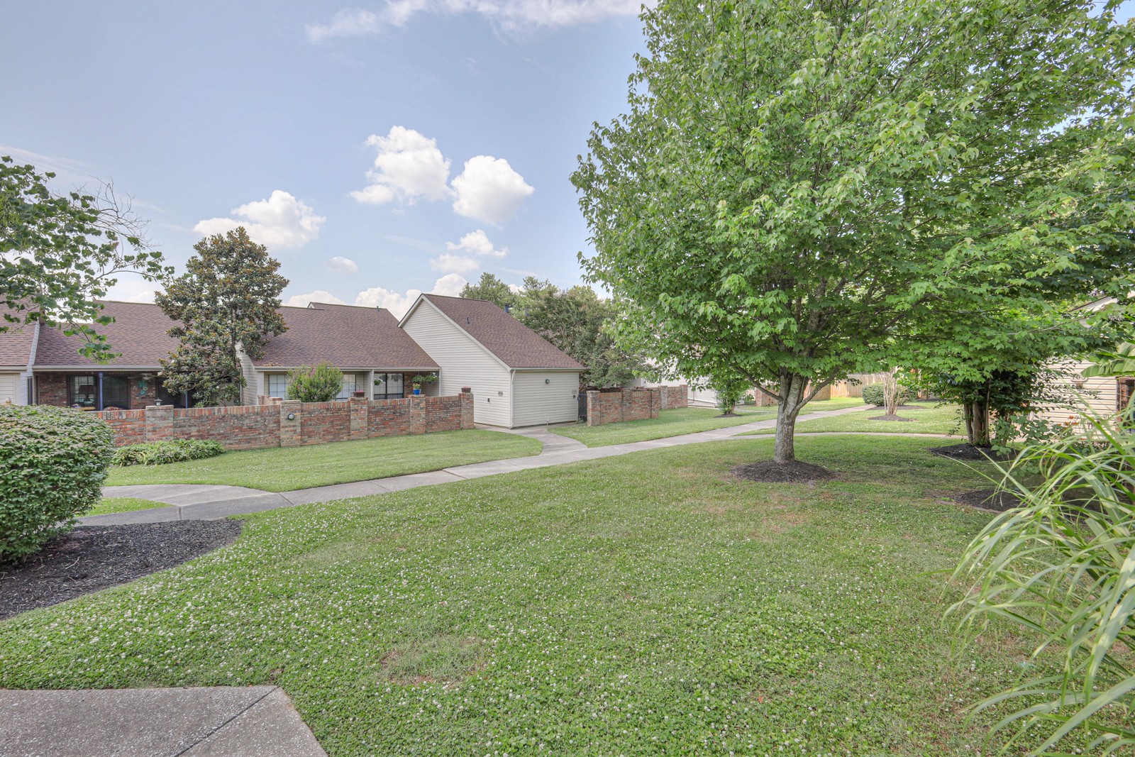 102 Laurel Hill Dr