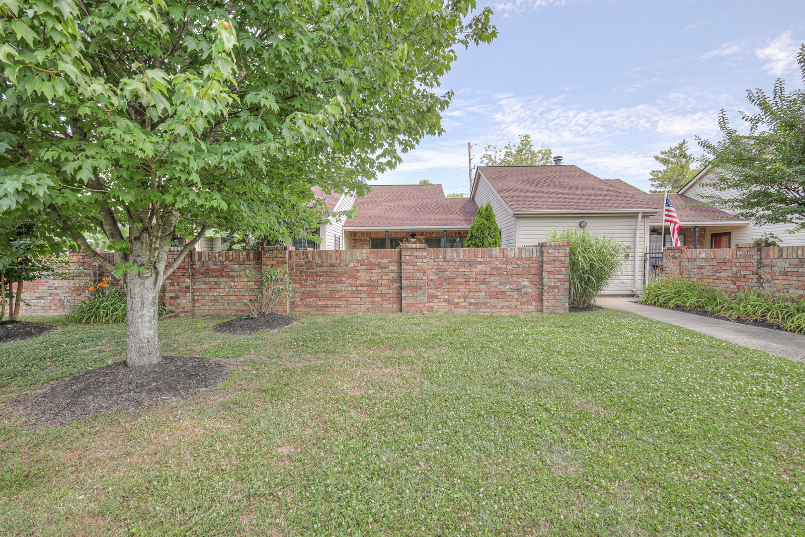 102 Laurel Hill Dr