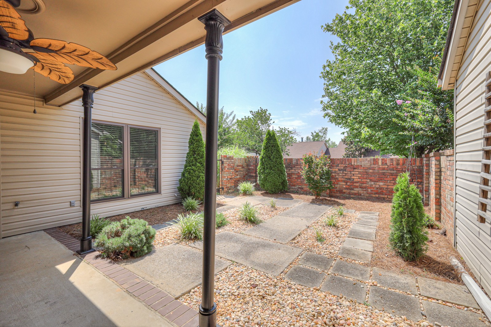 102 Laurel Hill Dr