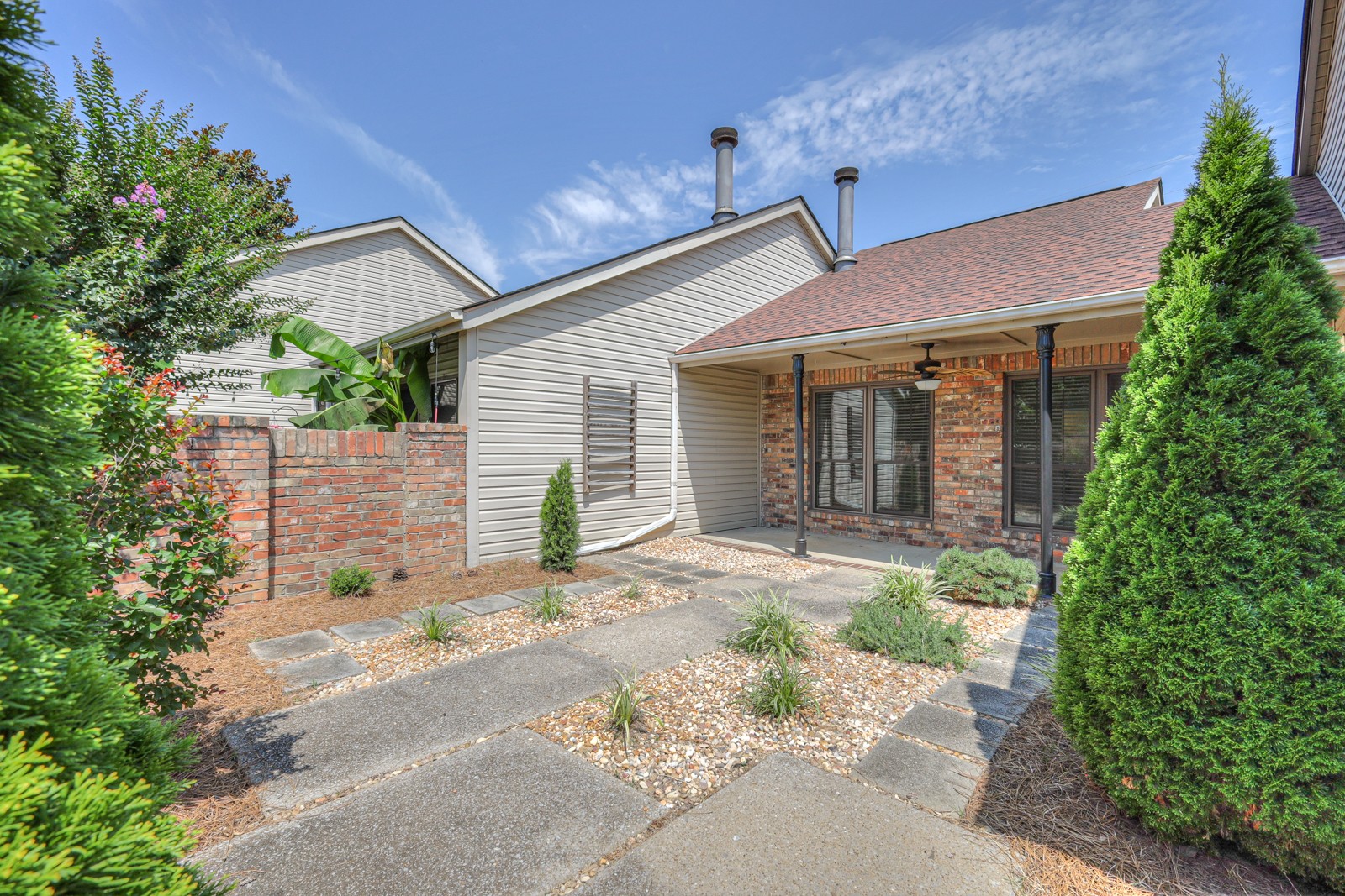 102 Laurel Hill Dr