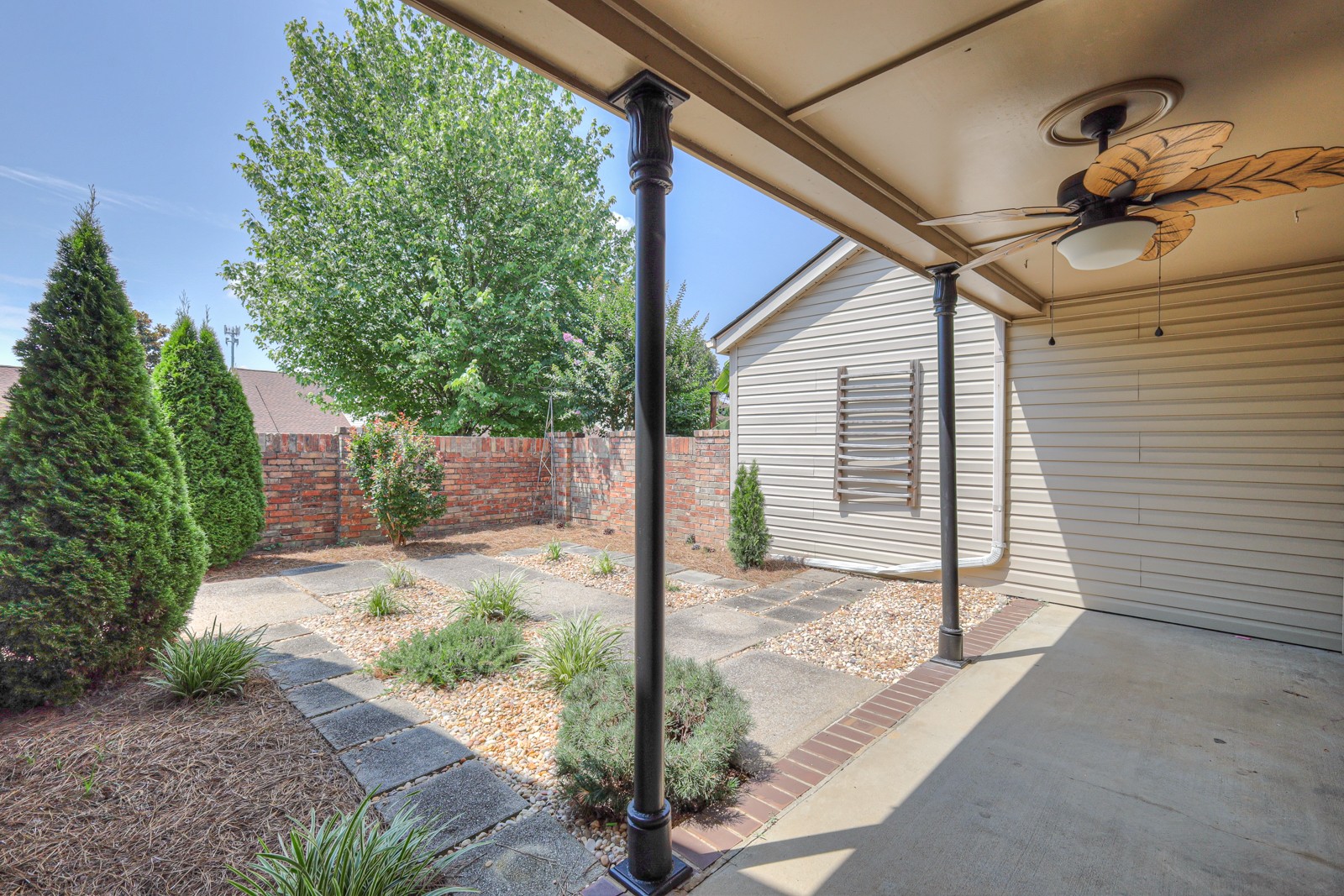 102 Laurel Hill Dr