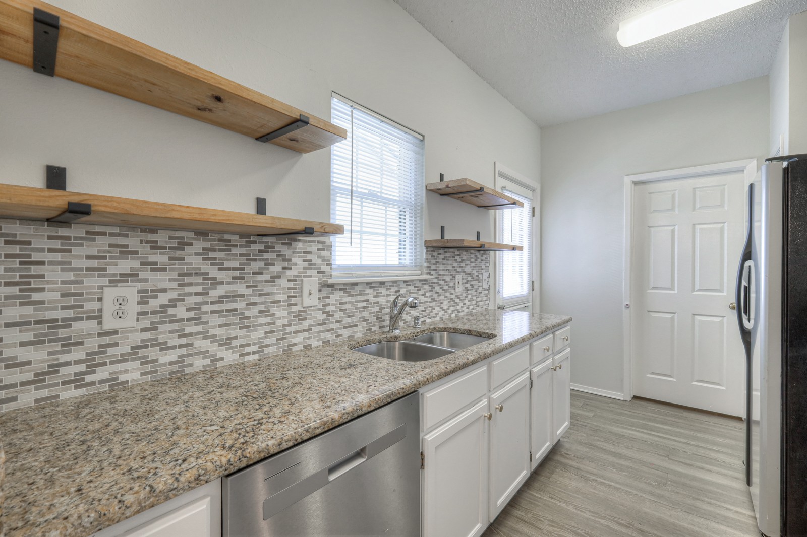 102 Laurel Hill Dr