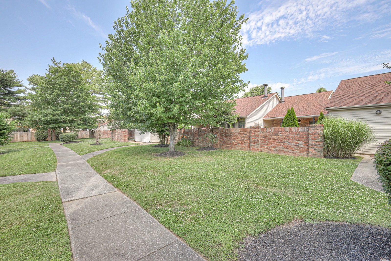102 Laurel Hill Dr