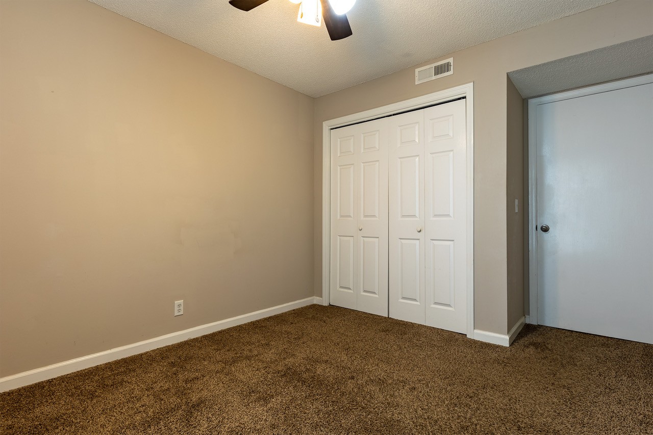 135 Brooke Castle Dr