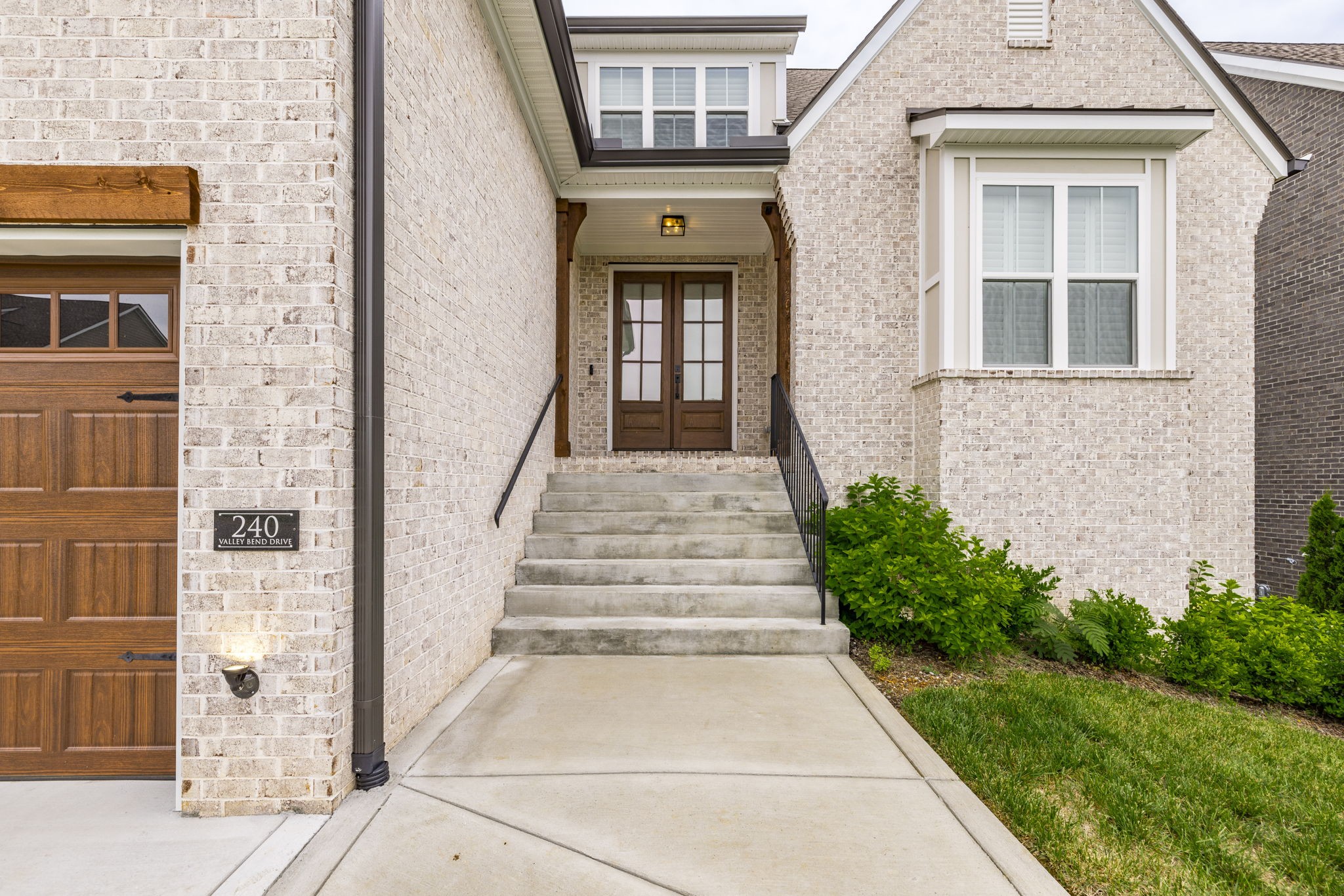240 Valley Bend Dr