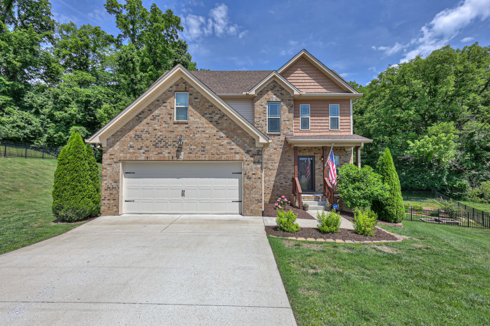 819 Tanager Pl
